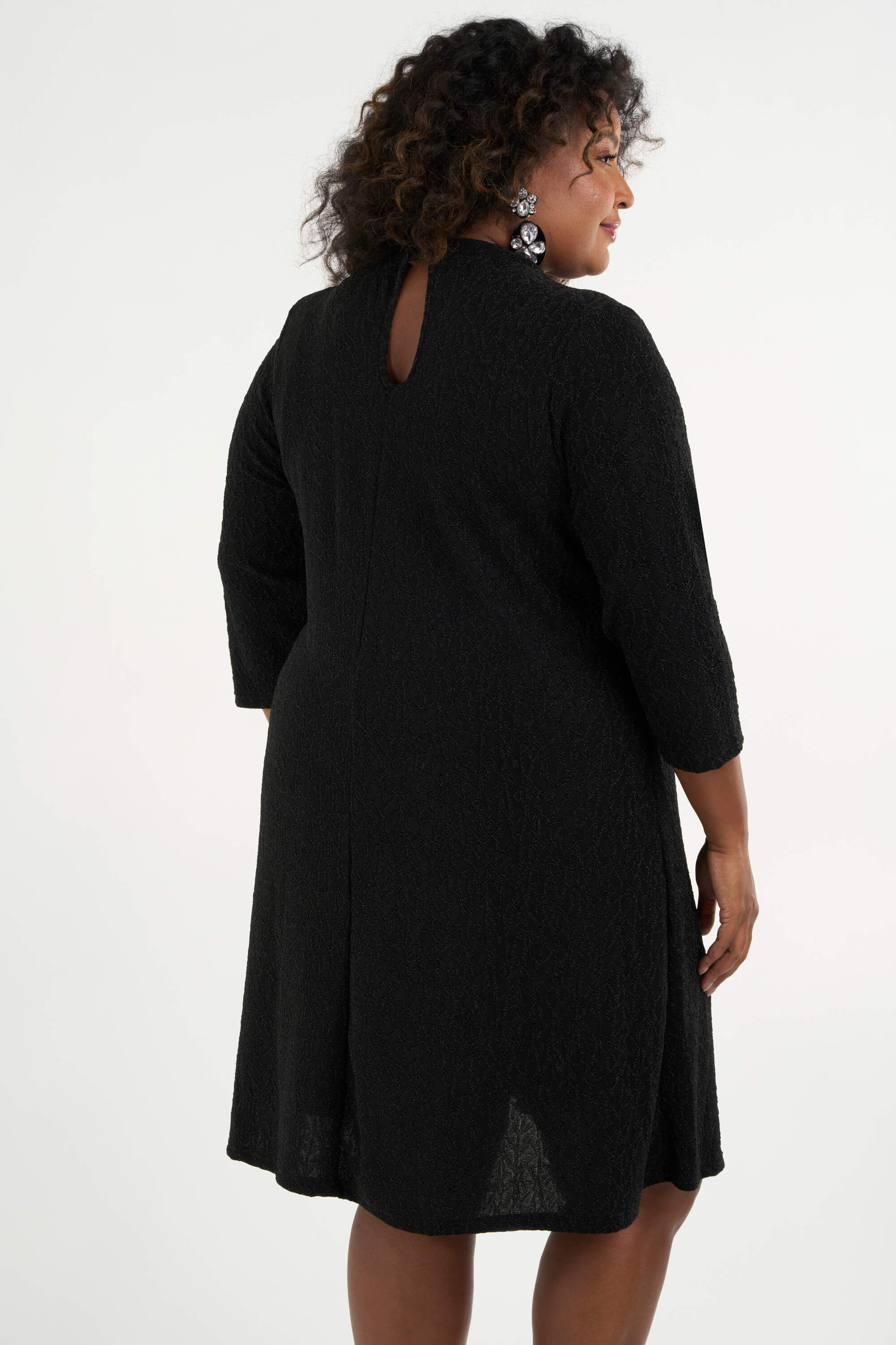 Robe avec d&eacute;tails &agrave; paillettes image number 4