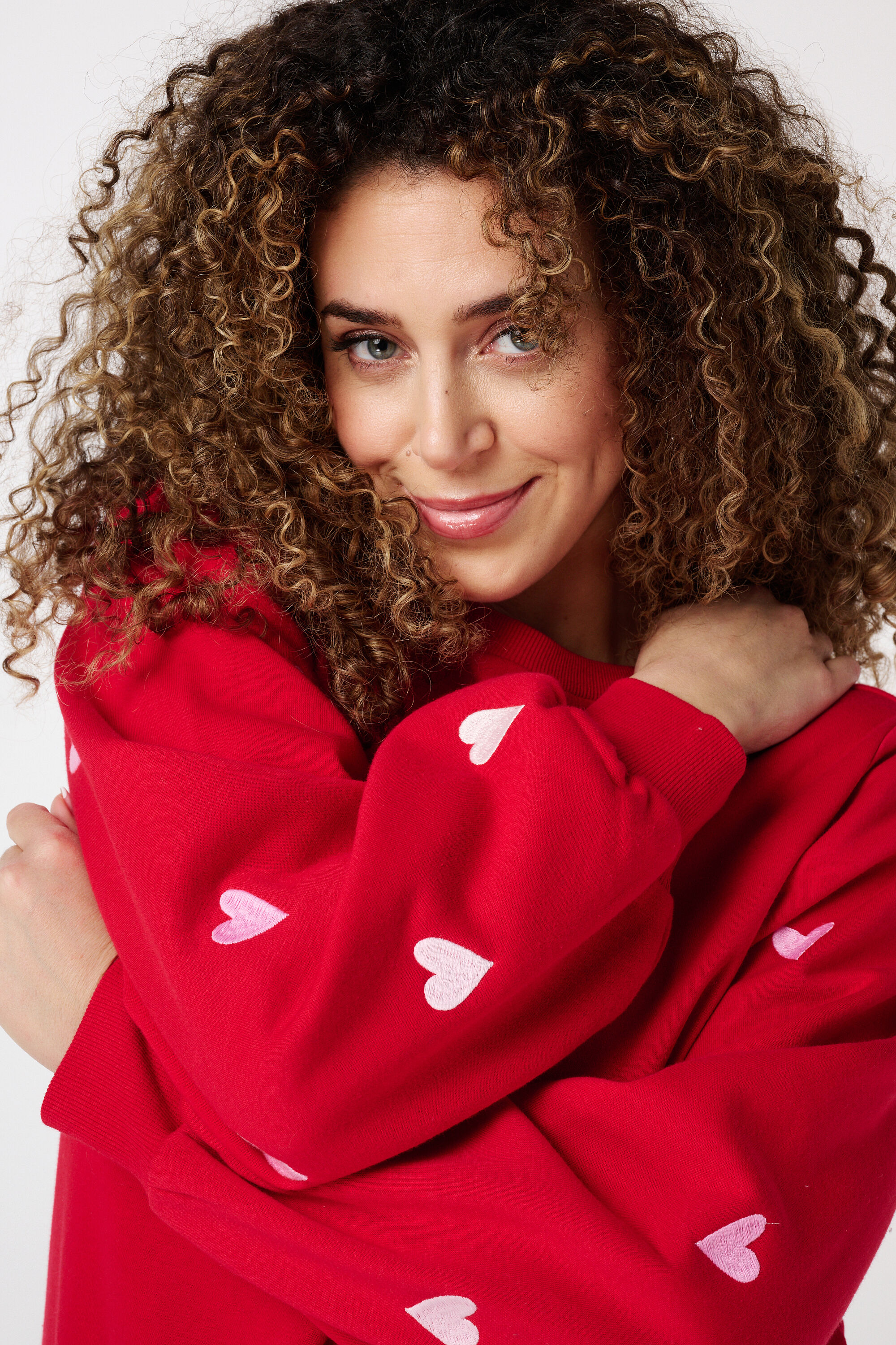 Pull avec motif en forme de c&oelig;ur image number 4