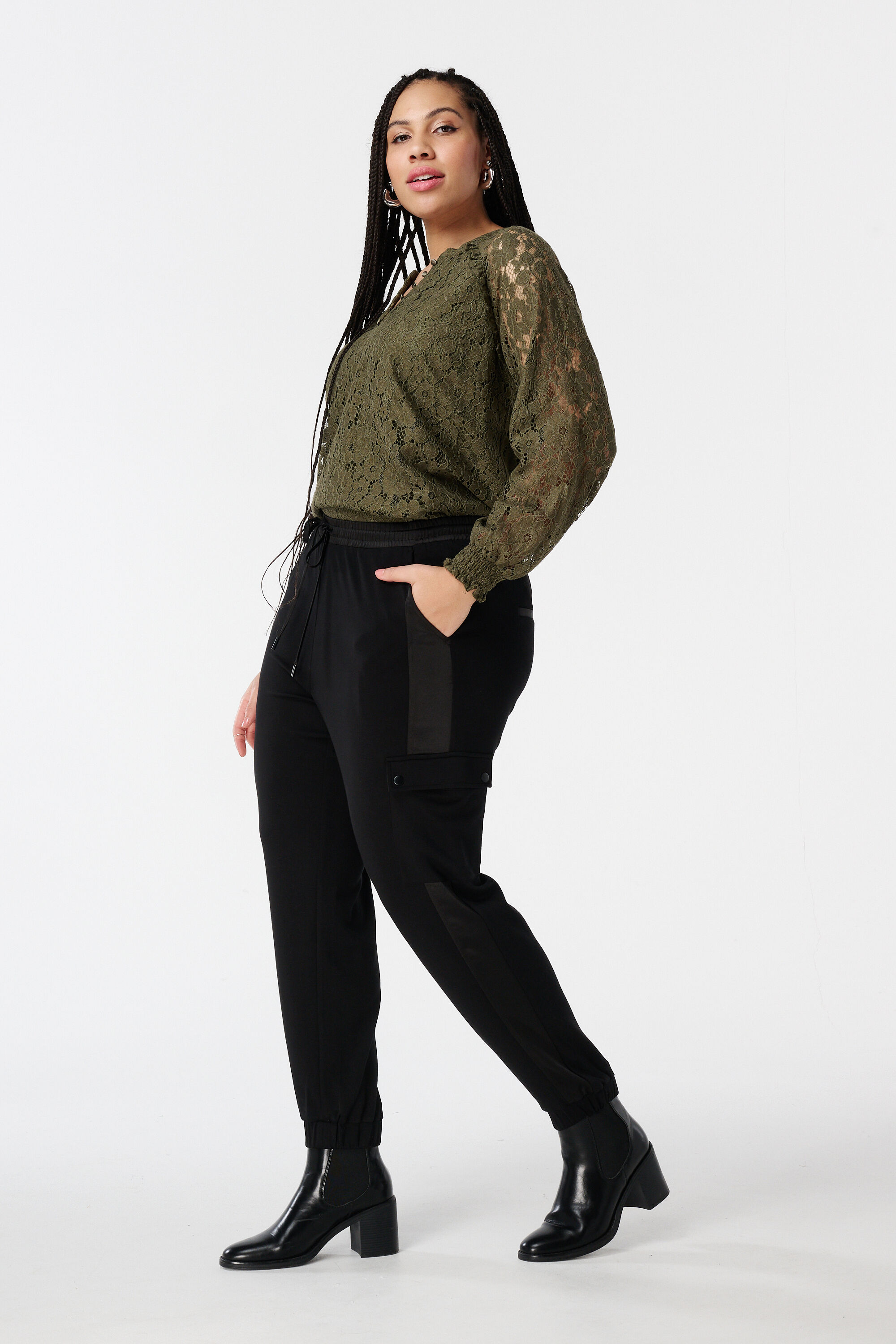 Haut en dentelle avec manches longues image number 5