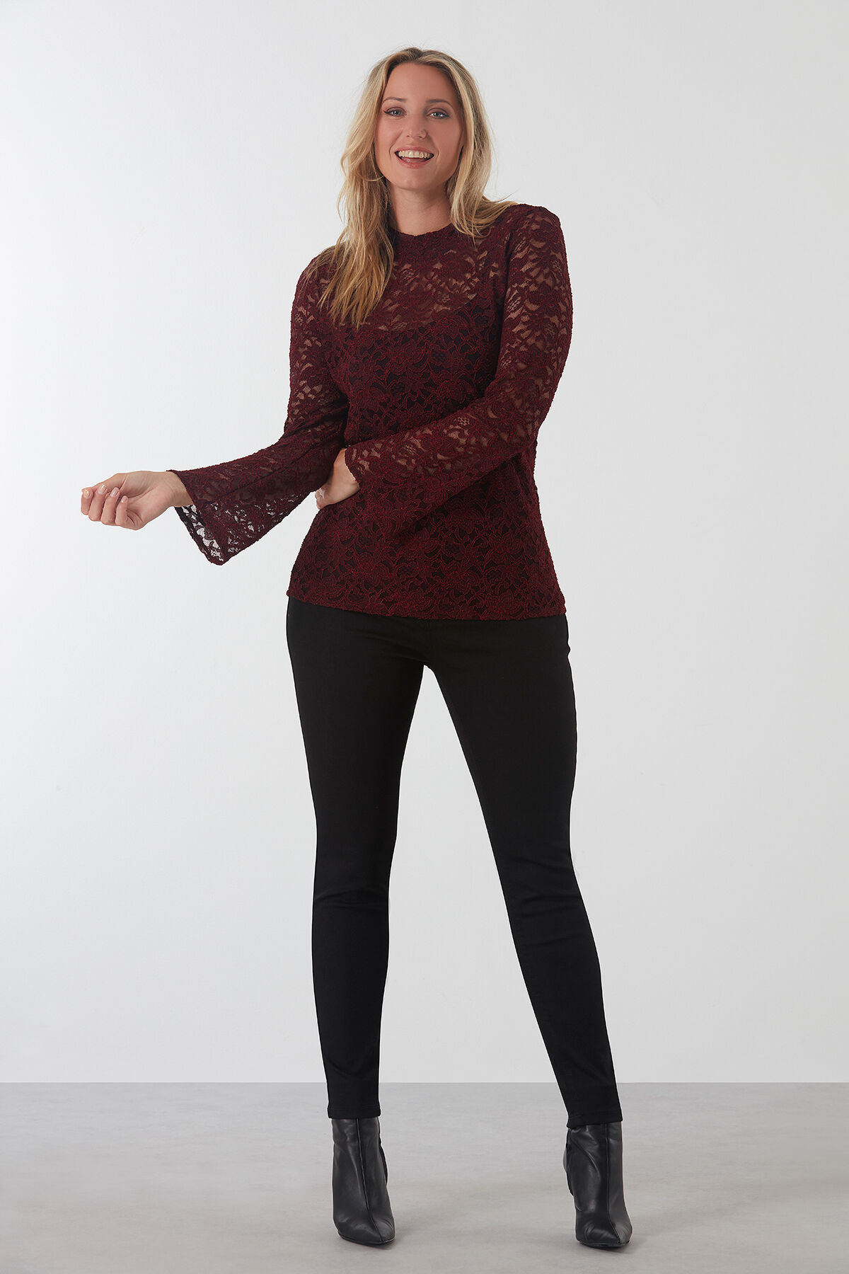 Blouse en dentelle image number 3