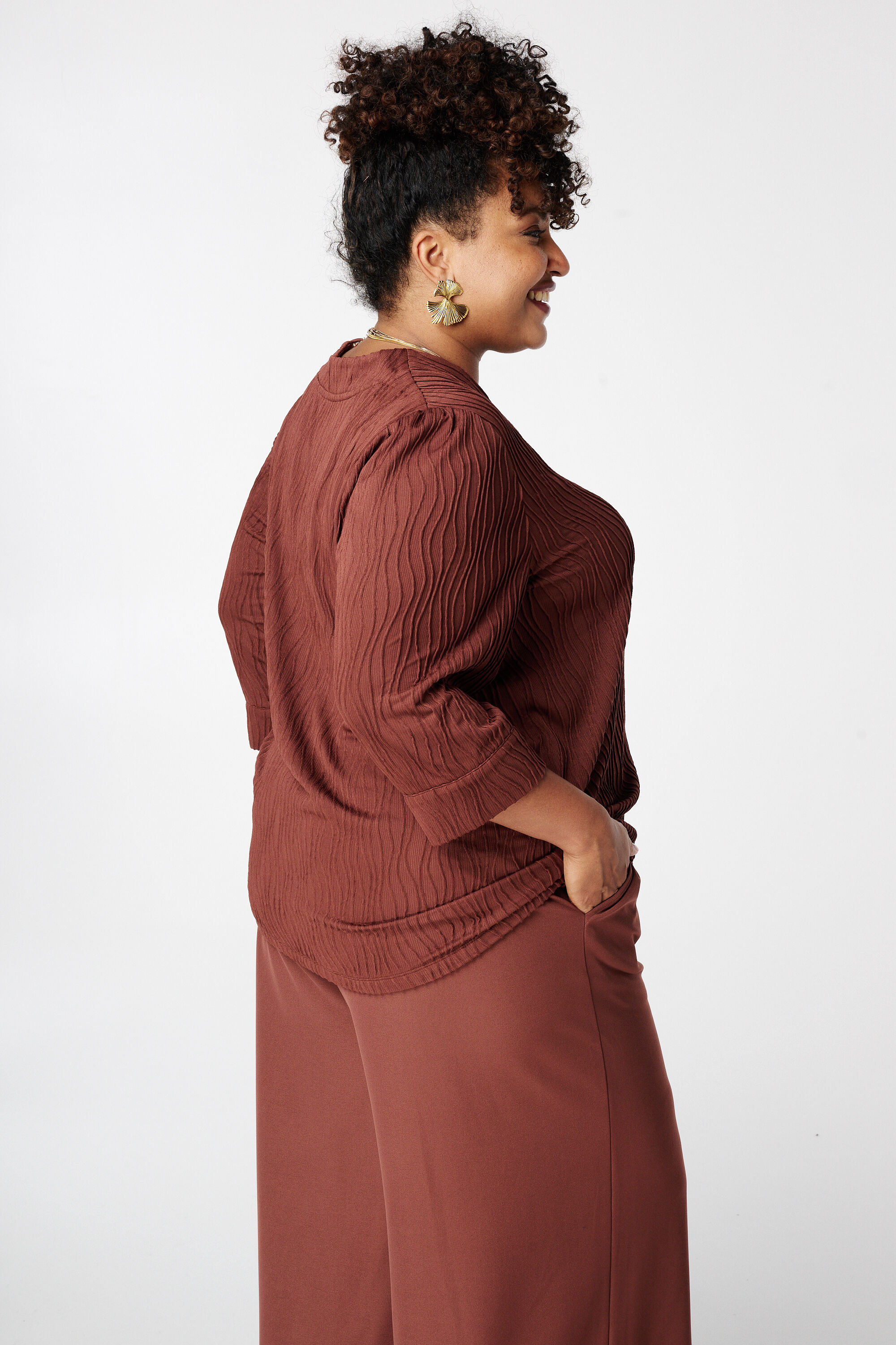 Haut avec structure ondul&eacute;e image number 3