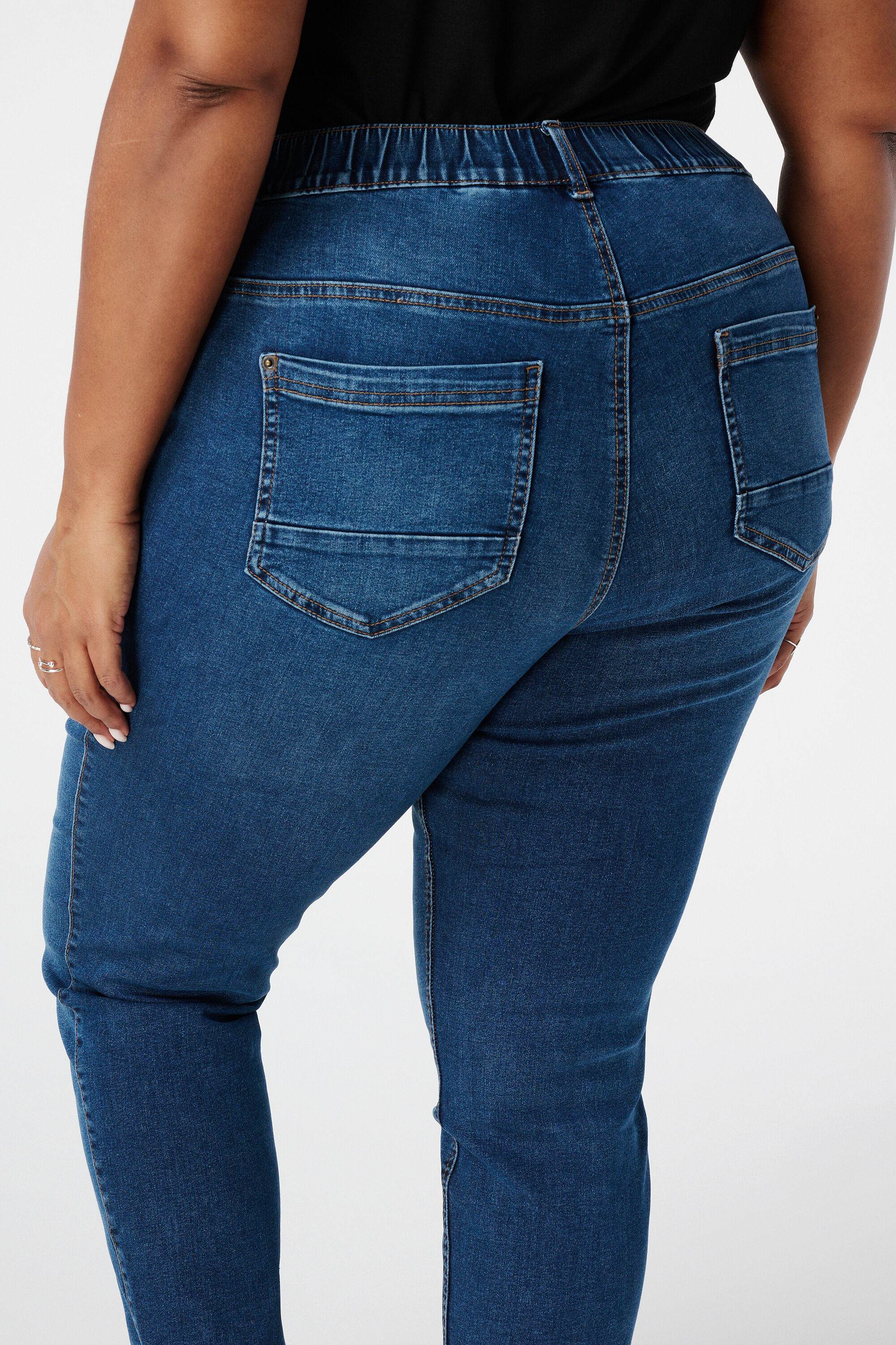 Treggings avec un look denim image number 4