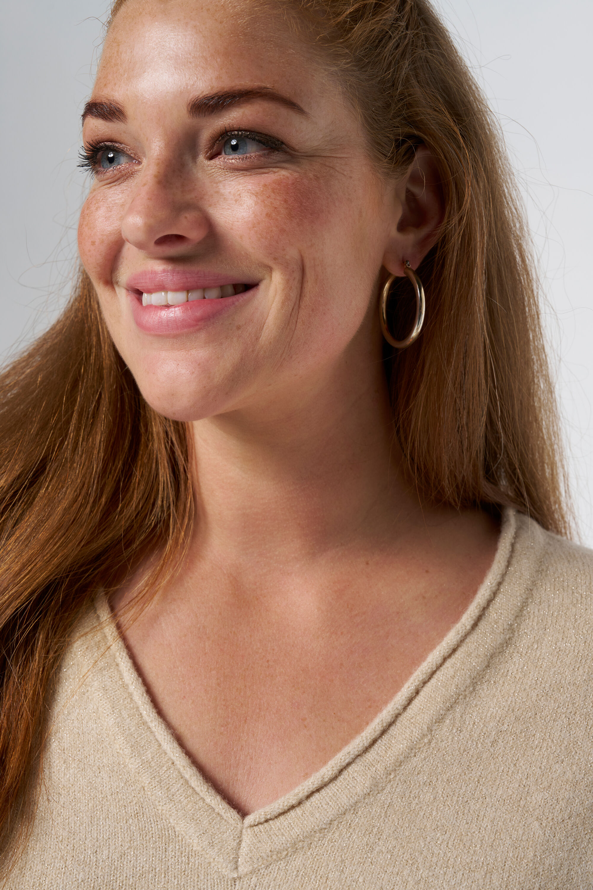 Pull avec d&eacute;tails &agrave; paillettes image number 4