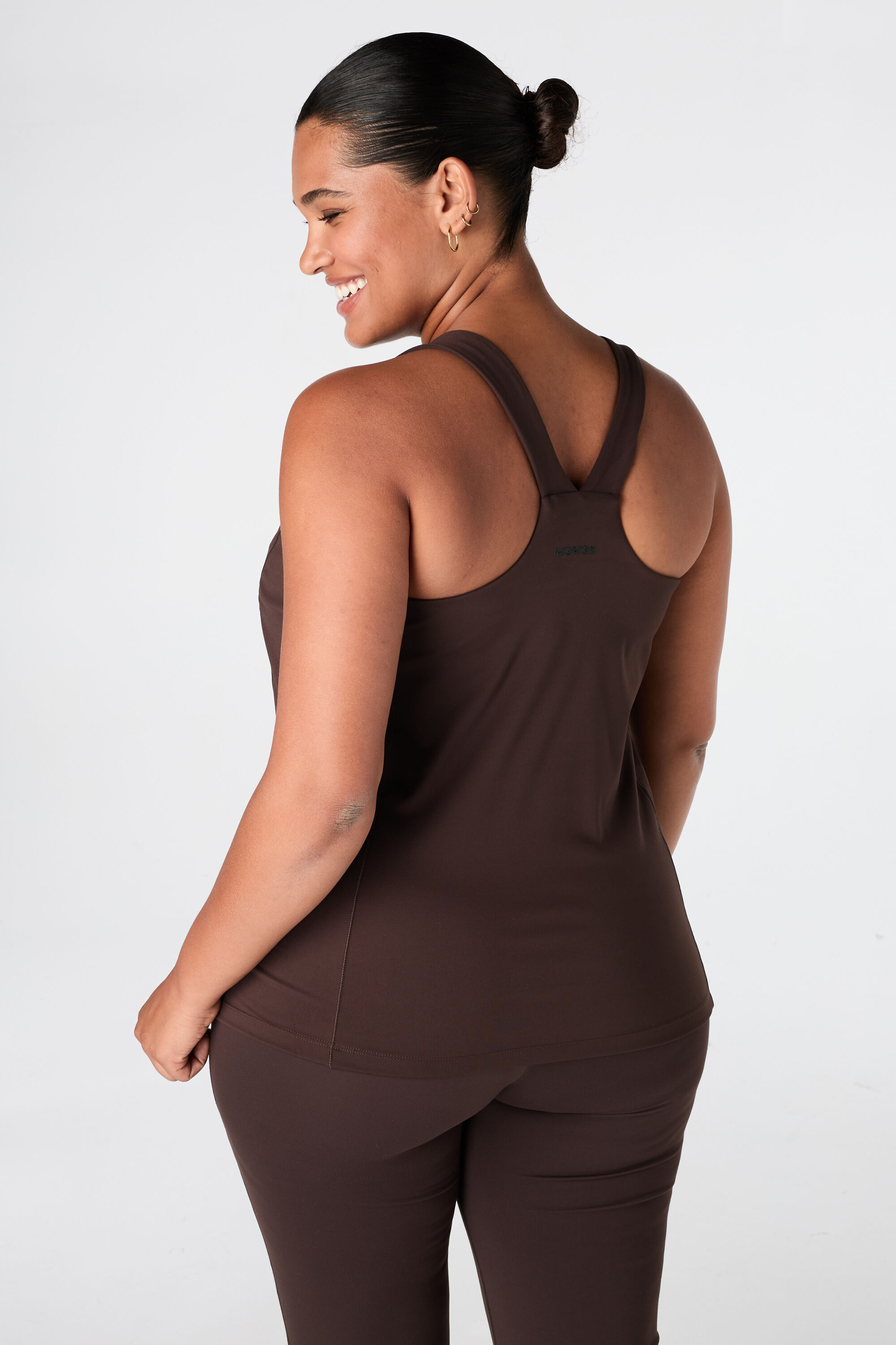 D&eacute;bardeur de sport avec soutien gorge int&eacute;gr&eacute; image number 4