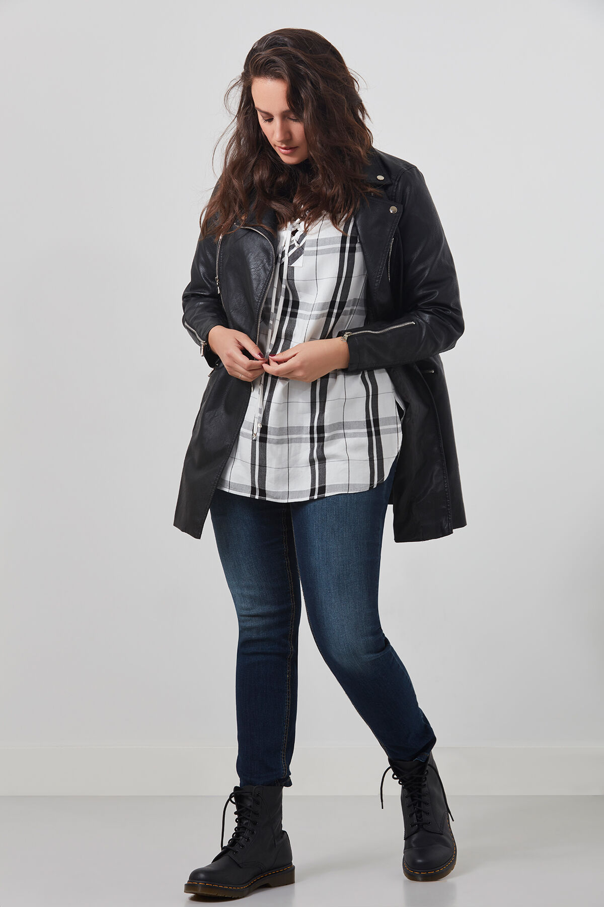 Veste longue en simili cuir image number 3