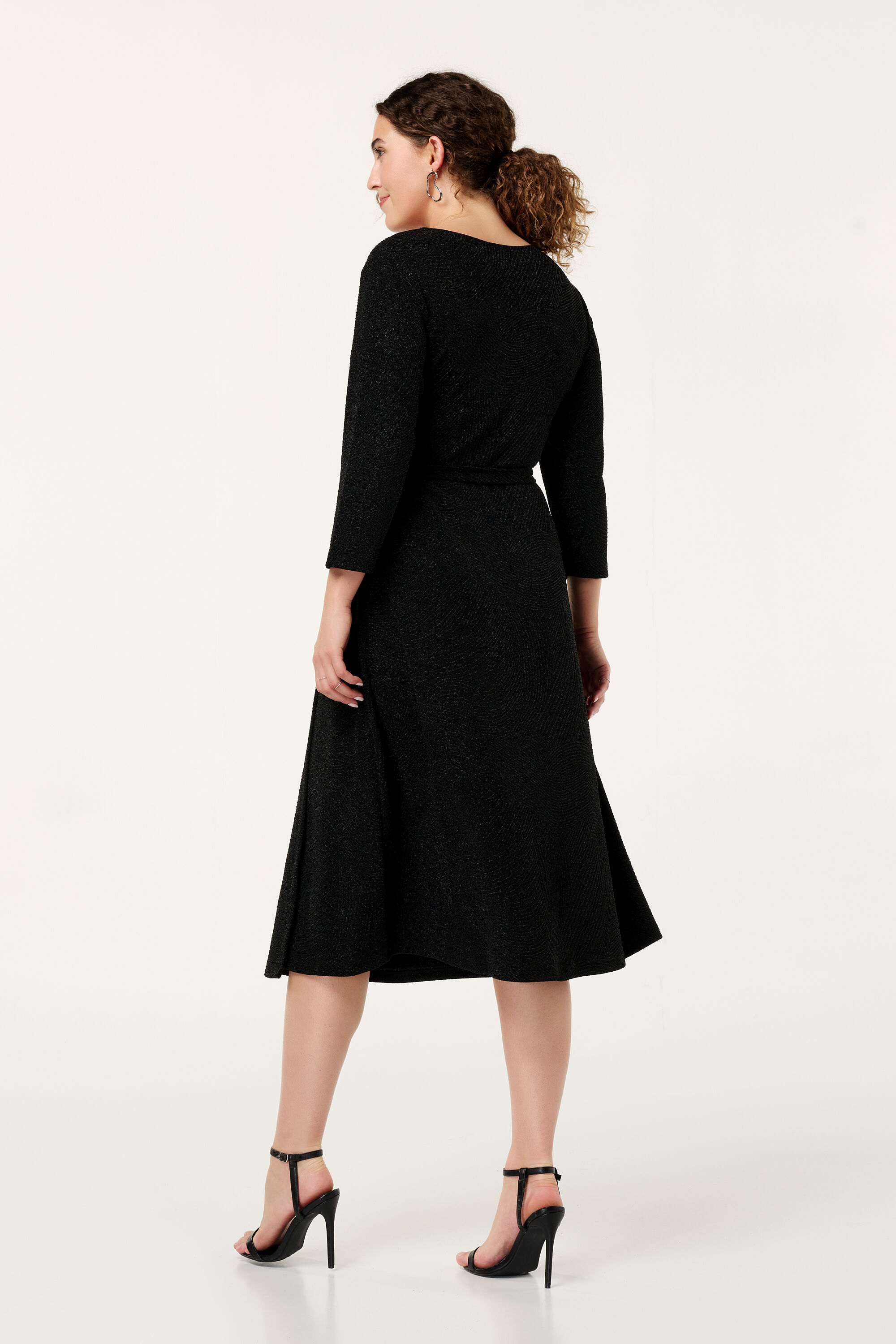 Robe midi &agrave; paillettes image number 3