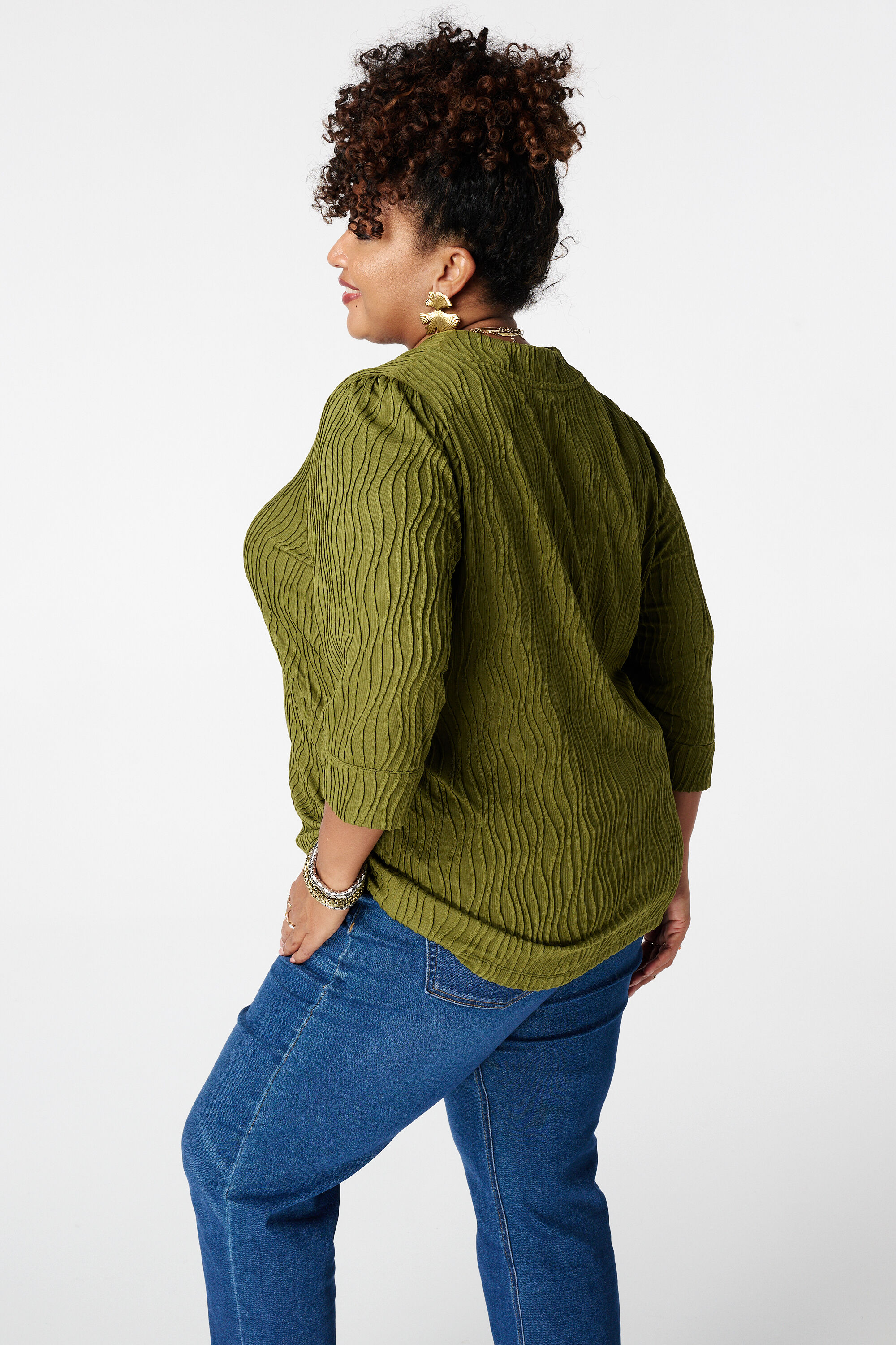 Haut avec structure ondul&eacute;e image number 3