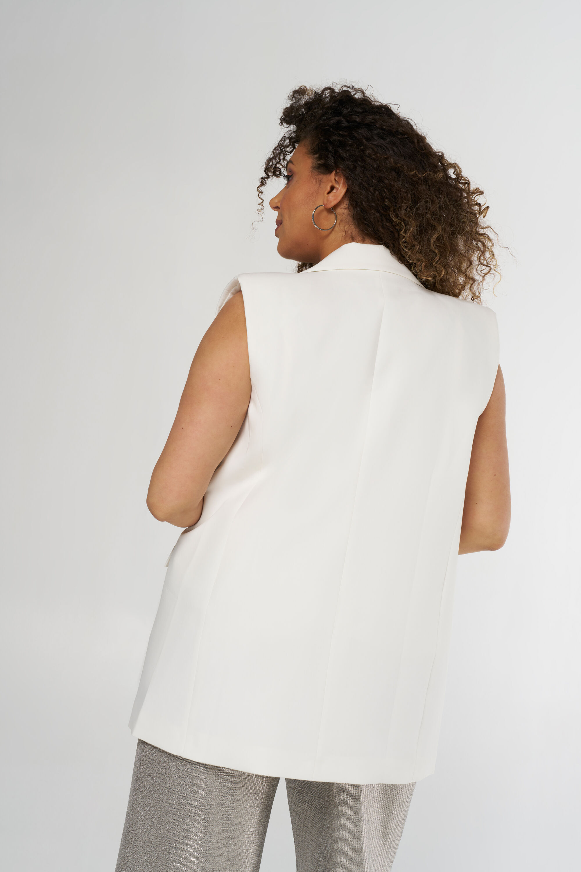 Gilet avec boutons dor&eacute;s image number 3