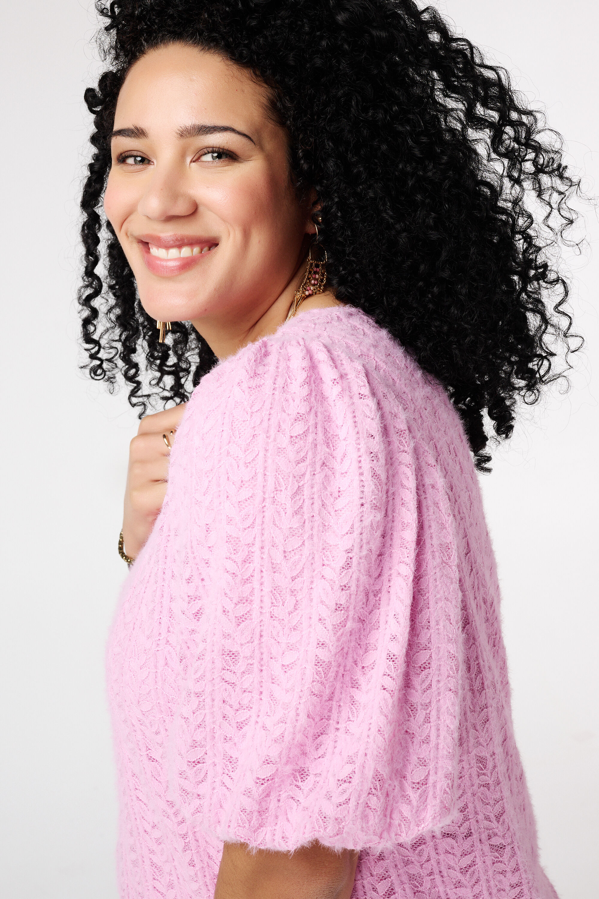 Top en dentelle avec manches bouffantes image number 4