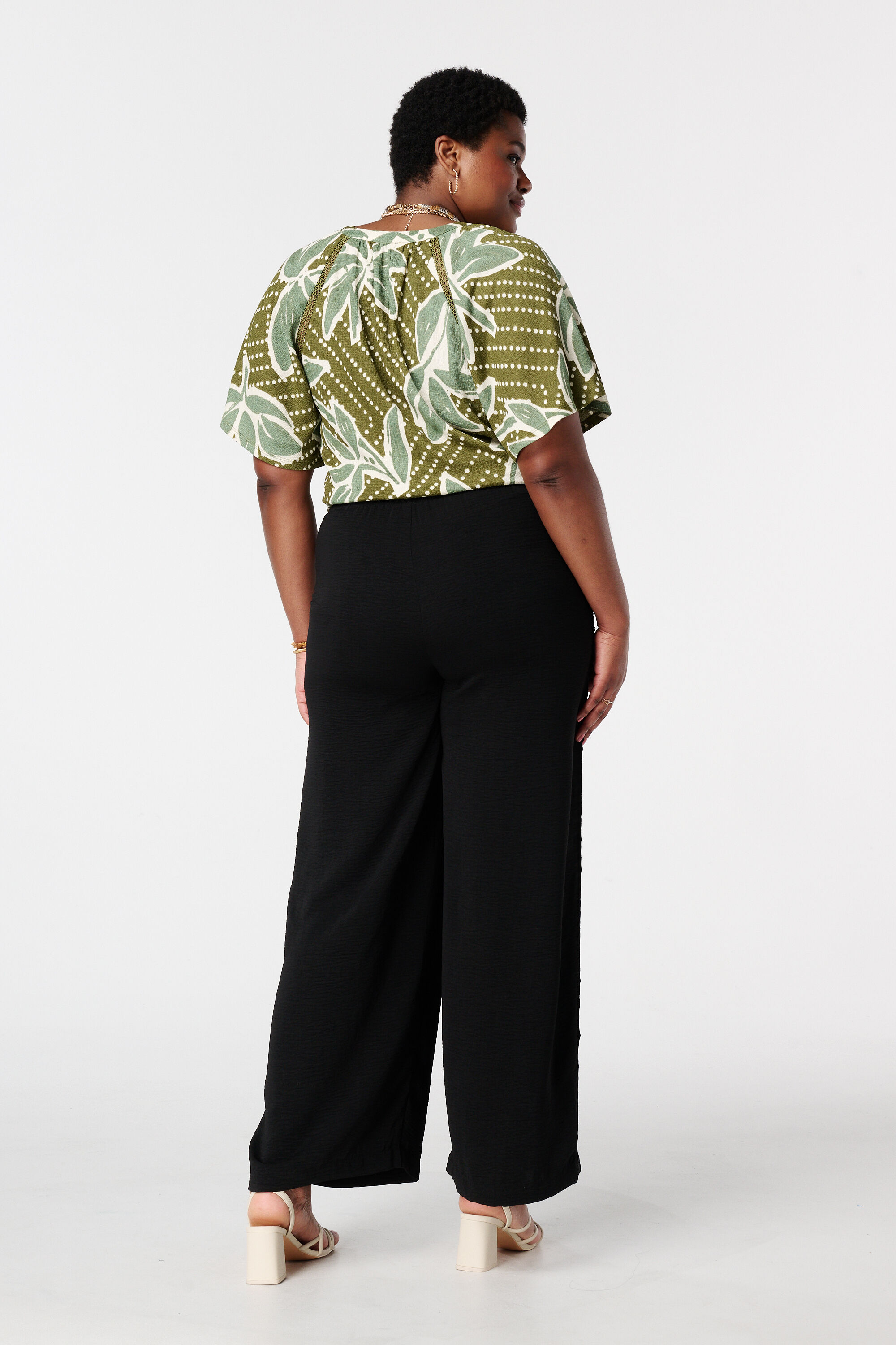 Pantalon straight leg avec d&eacute;tail d&eacute;coratif image number 3