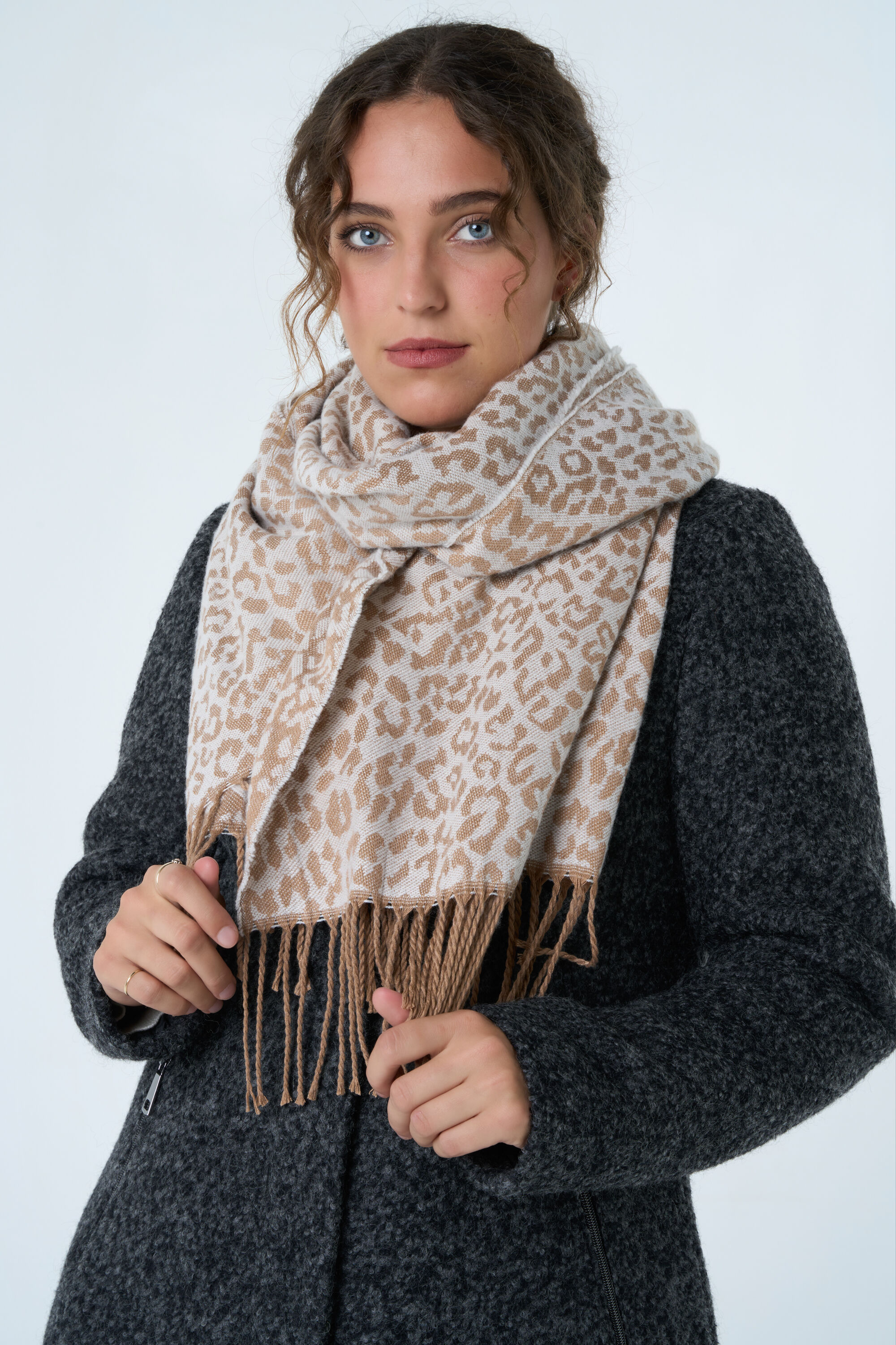 &Eacute;charpe &agrave; imprim&eacute; animal image number 3