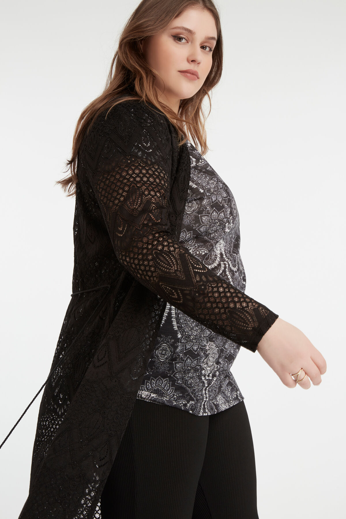 Cardigan long en dentelle image number 4