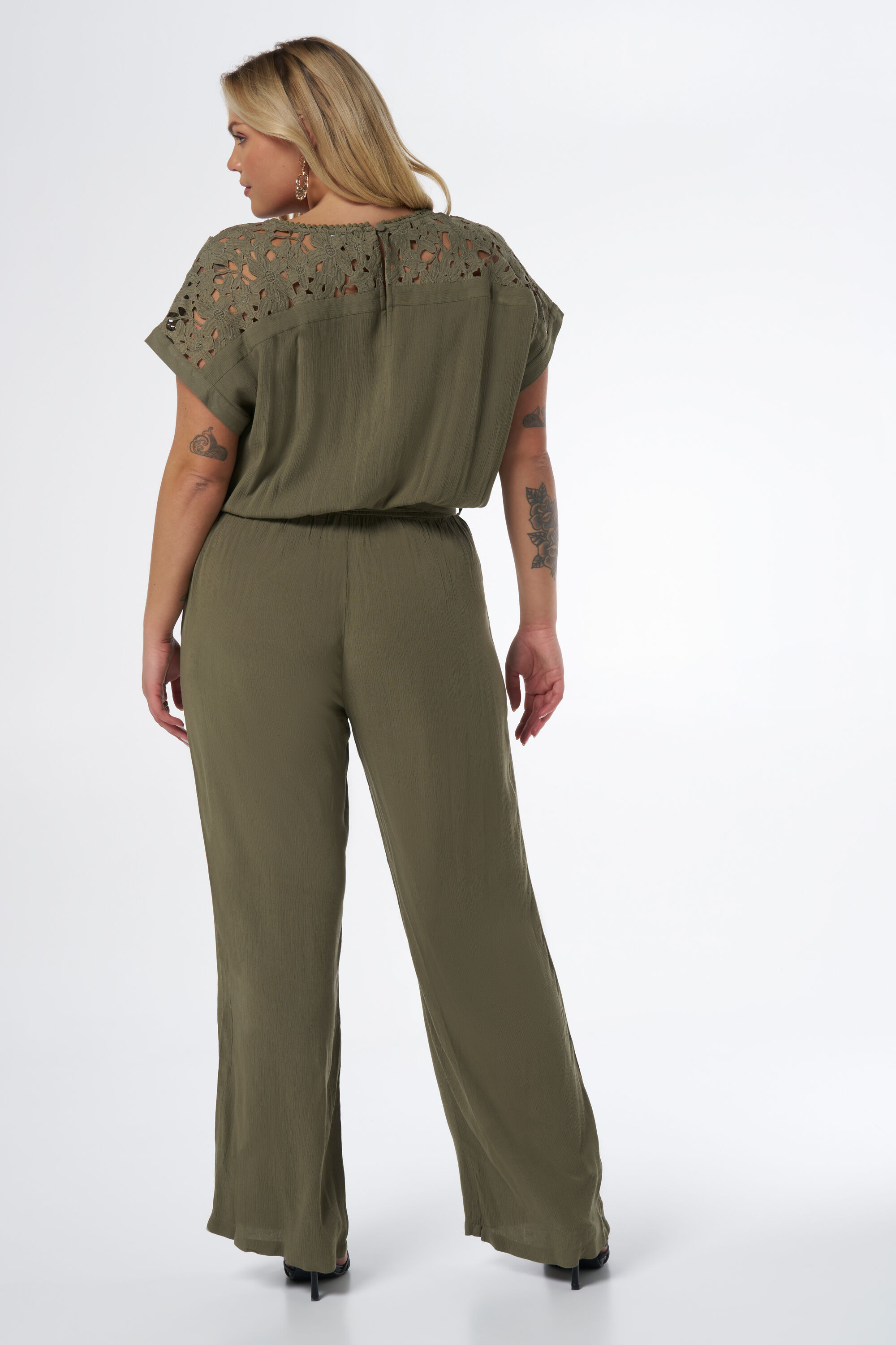 Combinaison avec d&eacute;tails image number 3