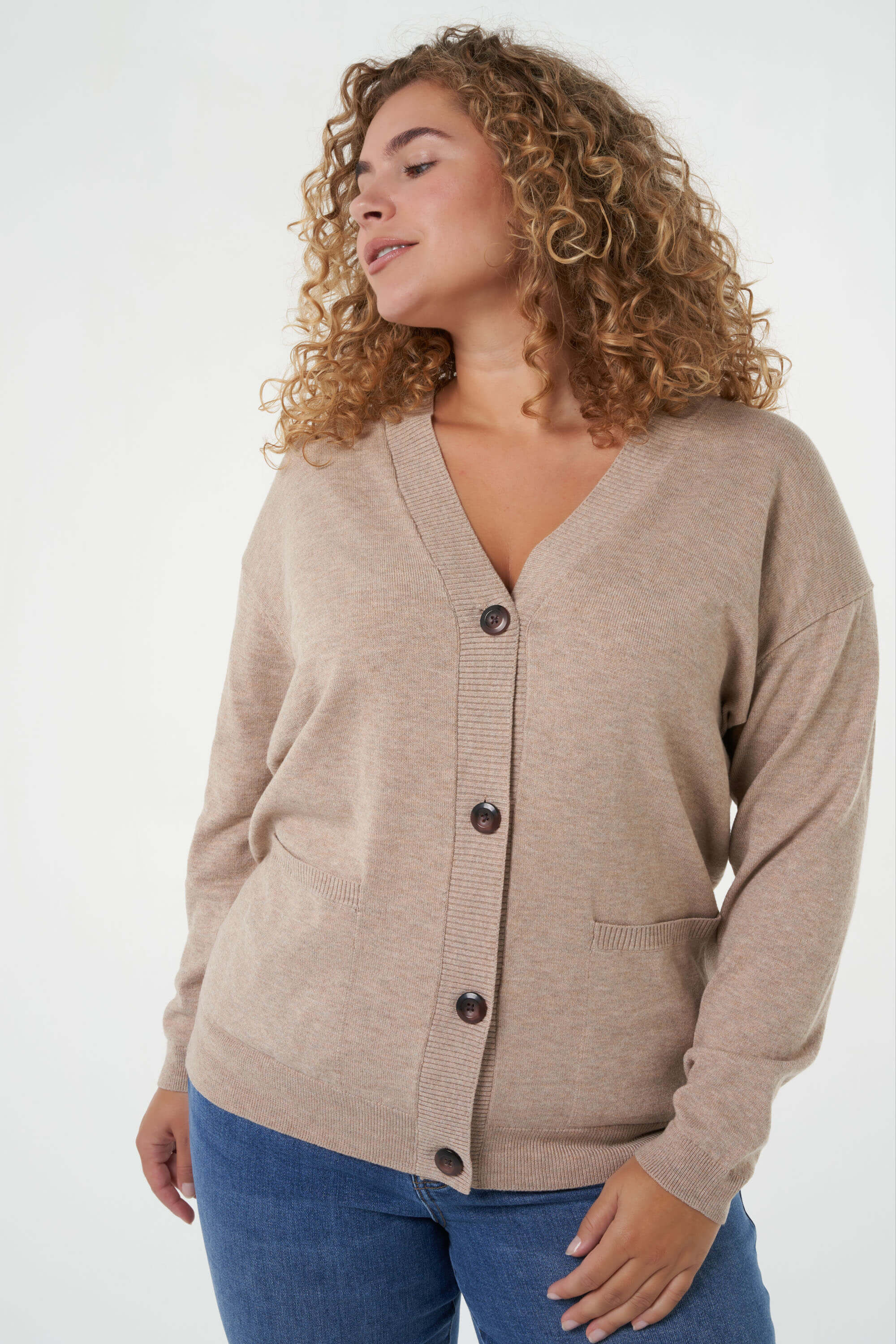 Gilet en maille &agrave; boutons image number 7