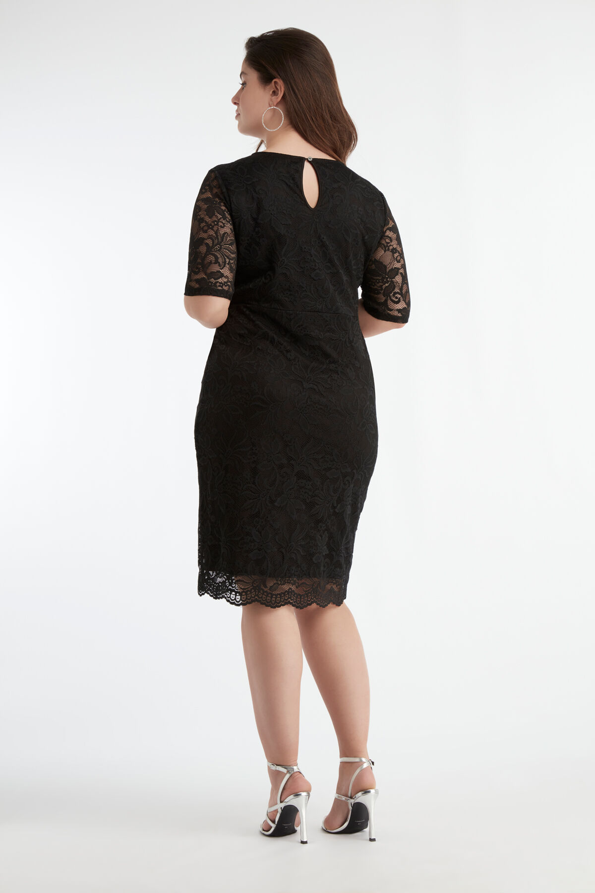 Robe en dentelle &eacute;lastique image number 4