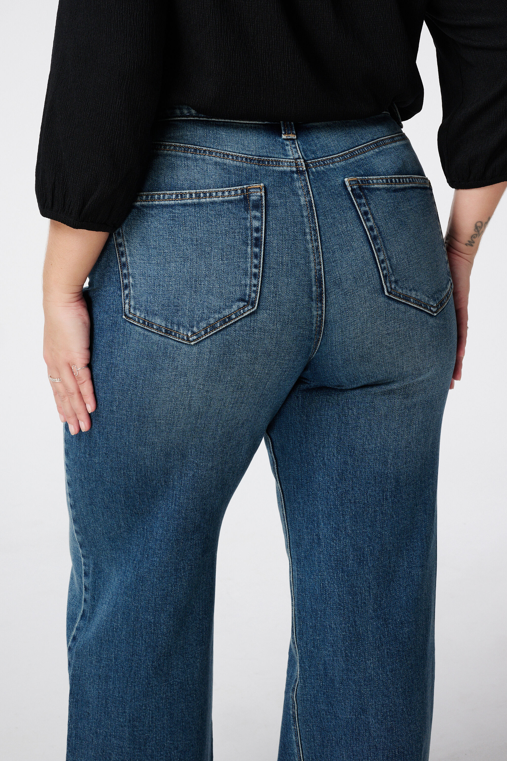 Jean &eacute;vas&eacute; IVY image number 4