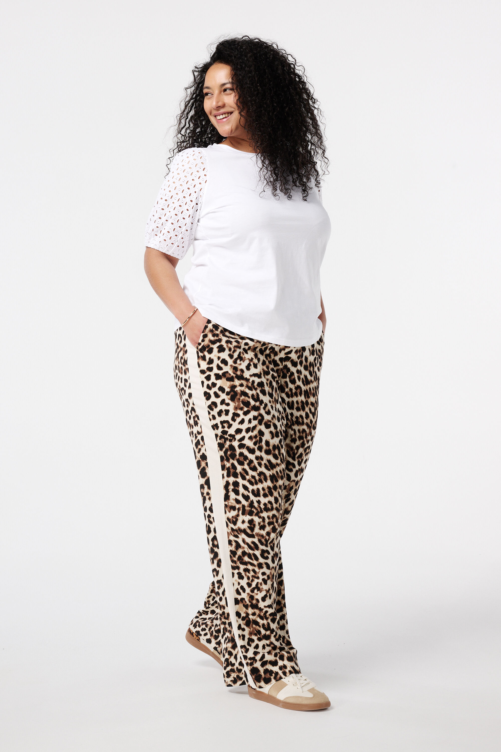 Pantalon imprim&eacute; l&eacute;opard avec rayures contrastantes  image number 6