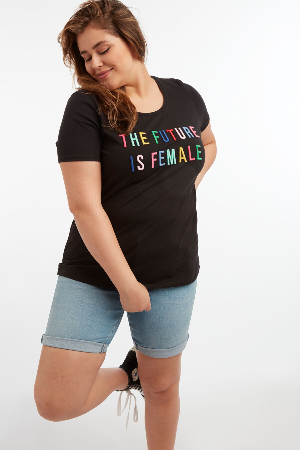 T-shirt brod&eacute; image number 3