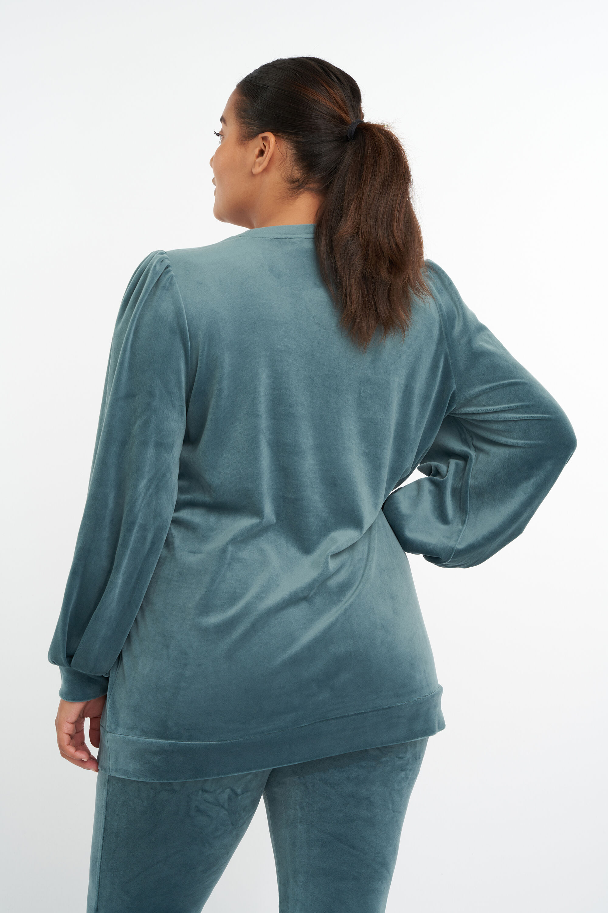 Pull en velours  image number 3