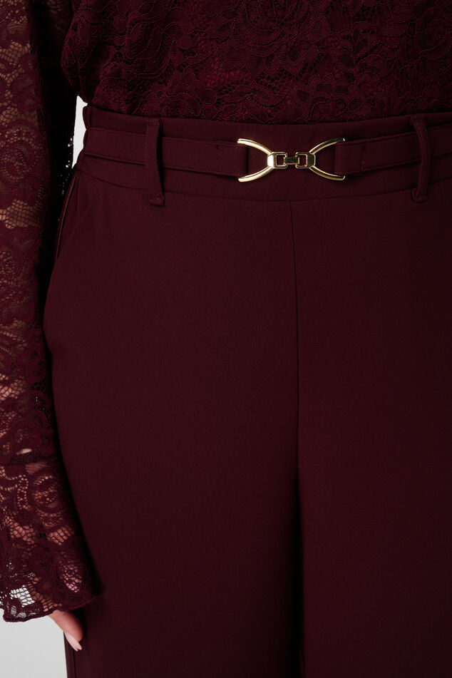 Pantalon avec boucle dorée image number 4