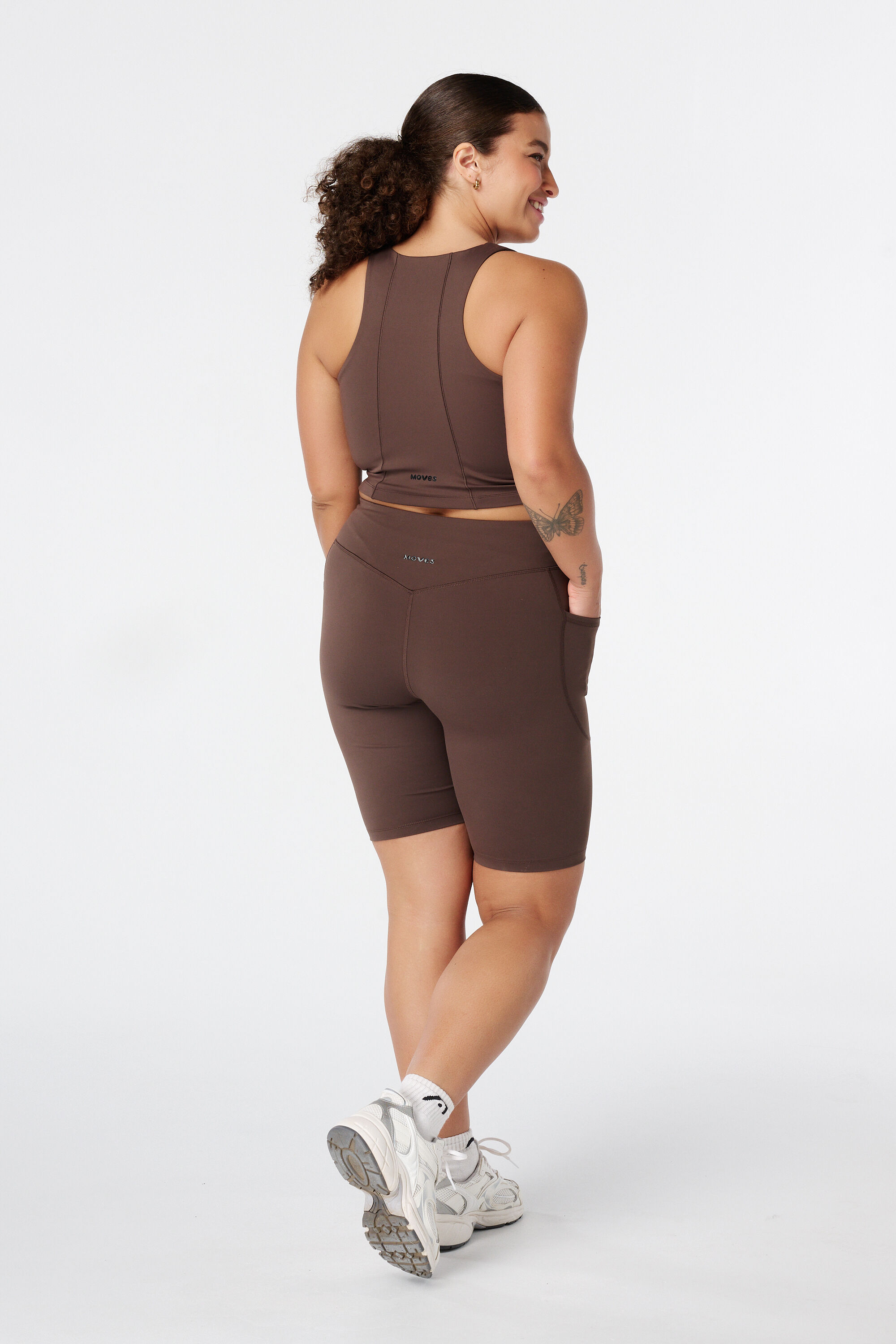 Legging de sport courte avec poches lat&eacute;rales image number 3