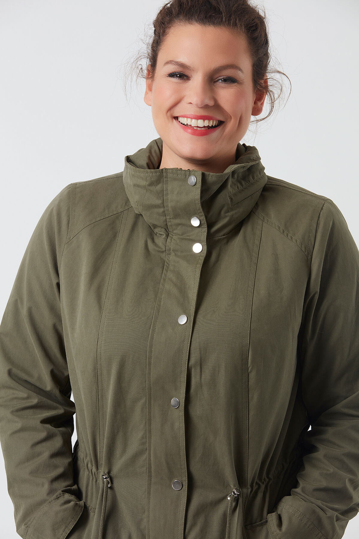 Parka avec broderies florales image number 4