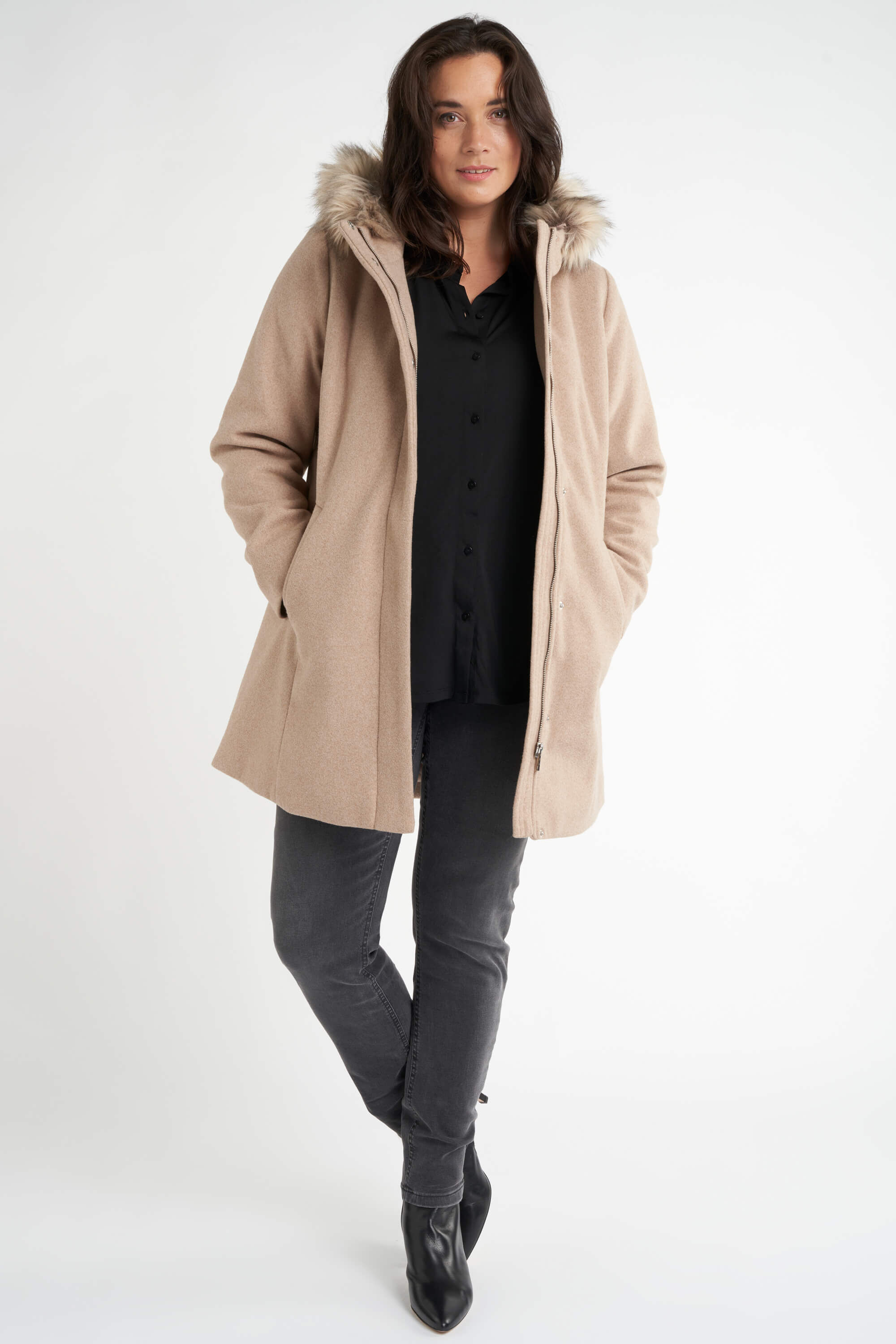 Veste &agrave; capuche image number 4