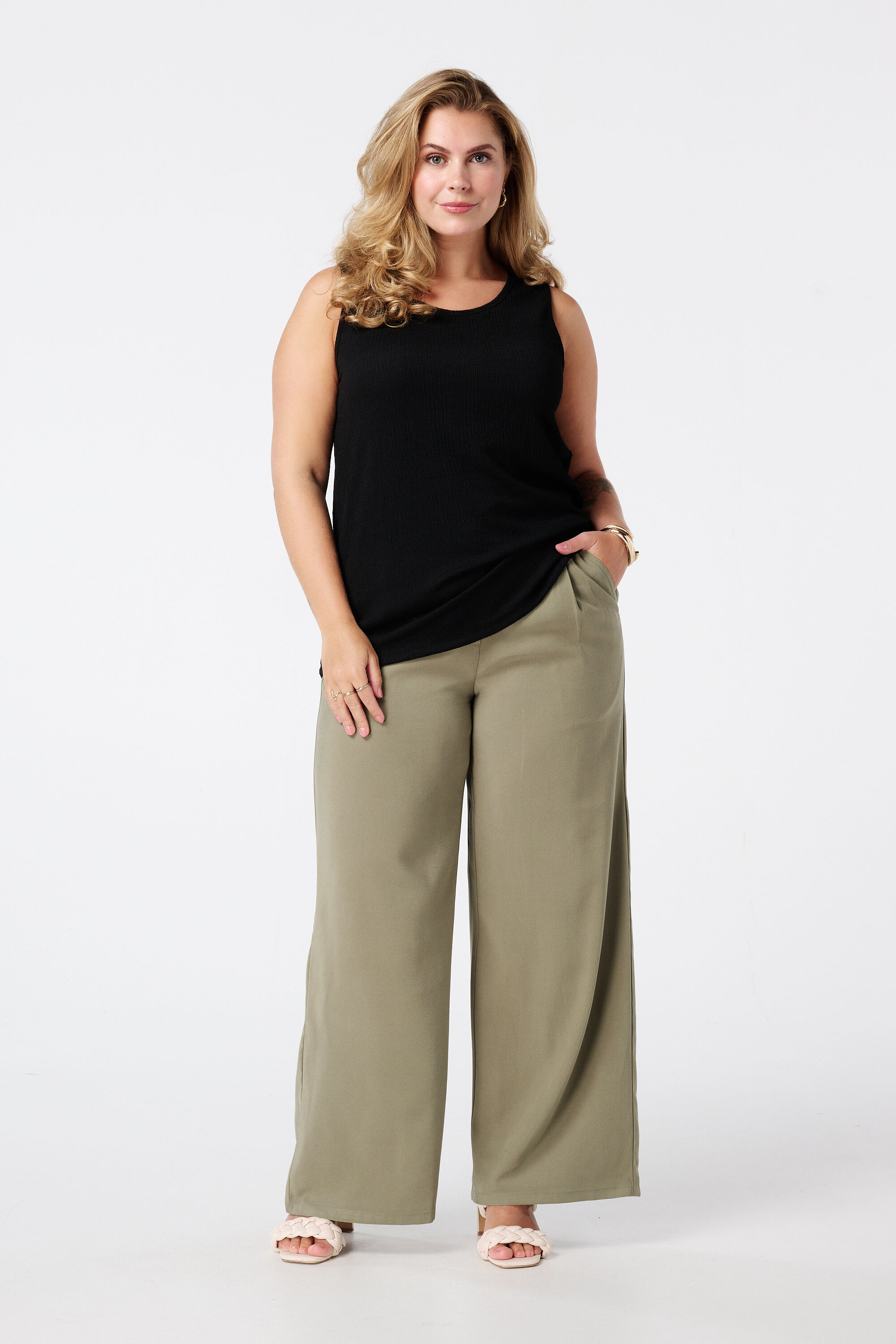 Haut sans manches avec col rond  image number 5