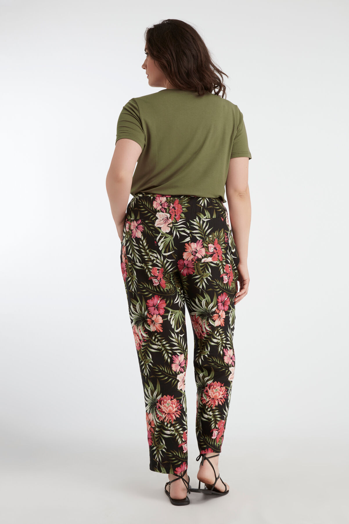 Pantalon coupe ample &agrave; imprim&eacute; image number 4