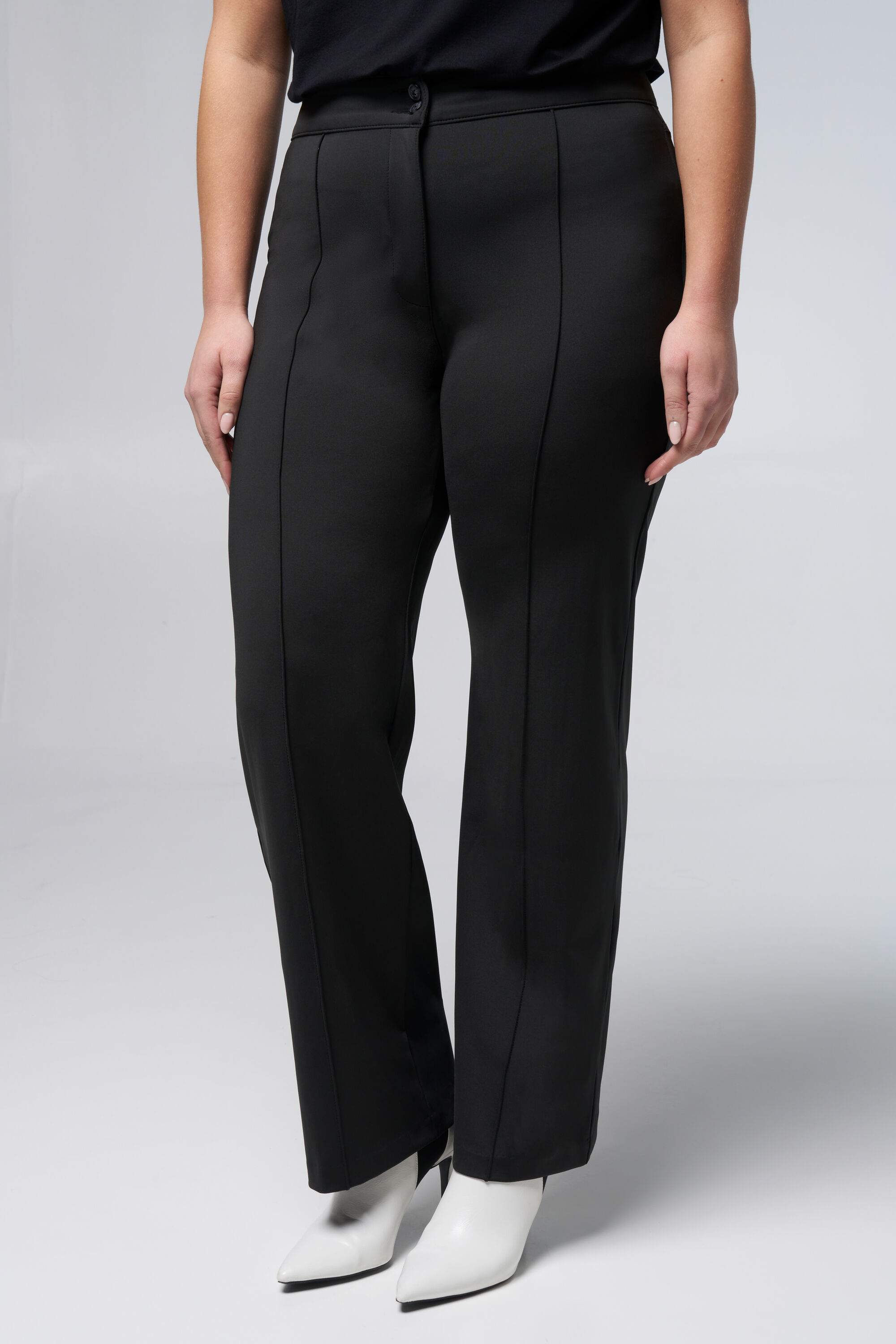Pantalon droit extensible image number 5