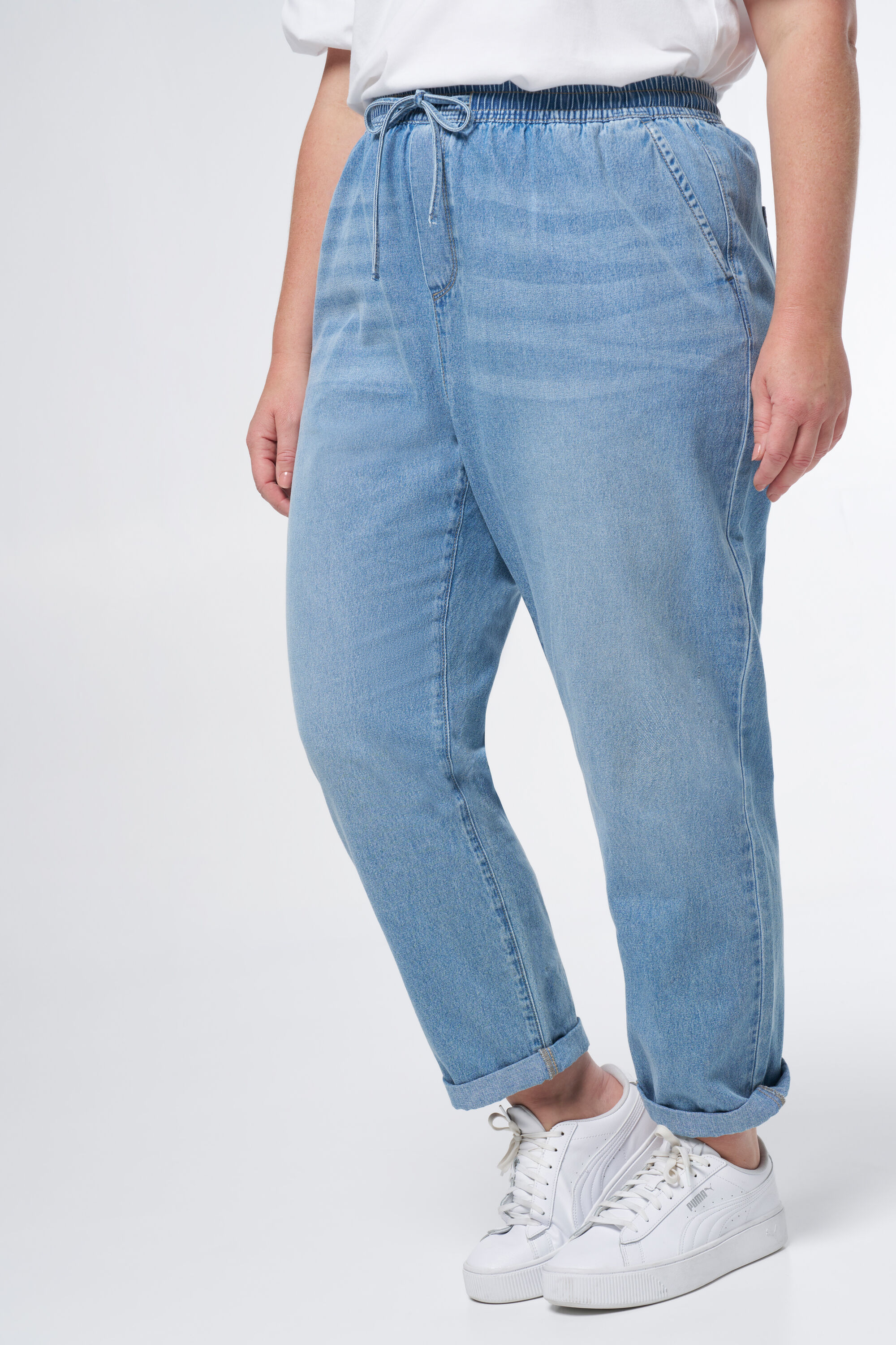 Pantalon en denim avec cordon image number 5