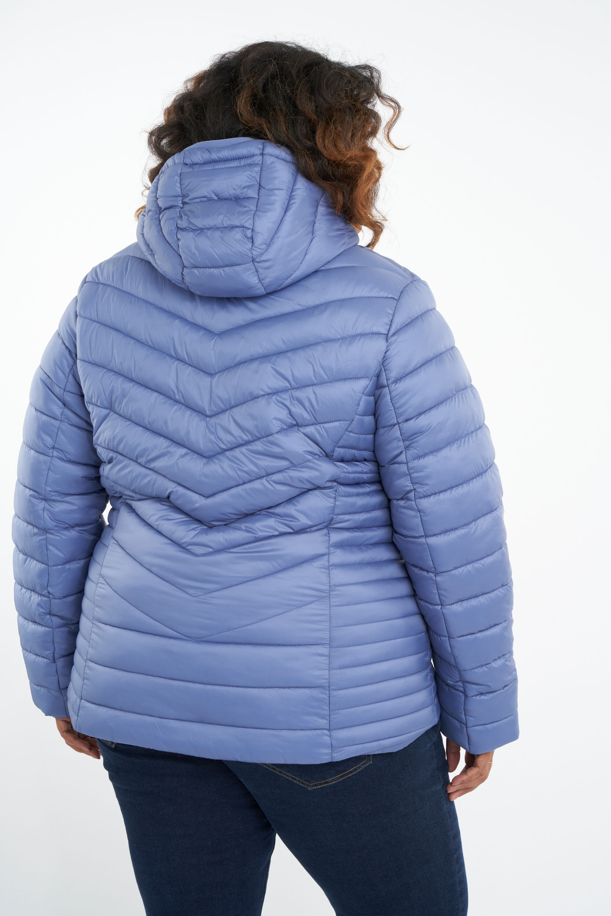 Veste l&eacute;g&egrave;re de mi-saison avec capuche image number 4