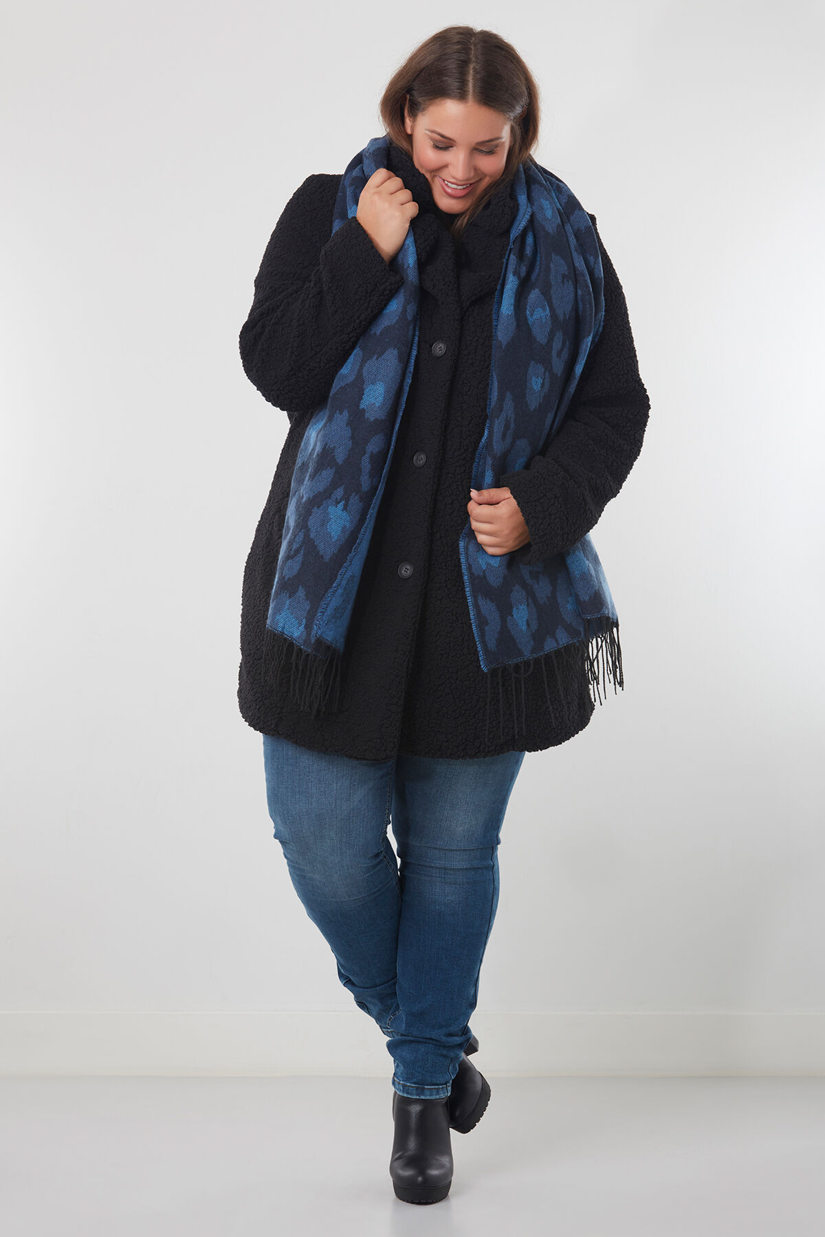 &Eacute;charpe &agrave; impression l&eacute;opard image number 3