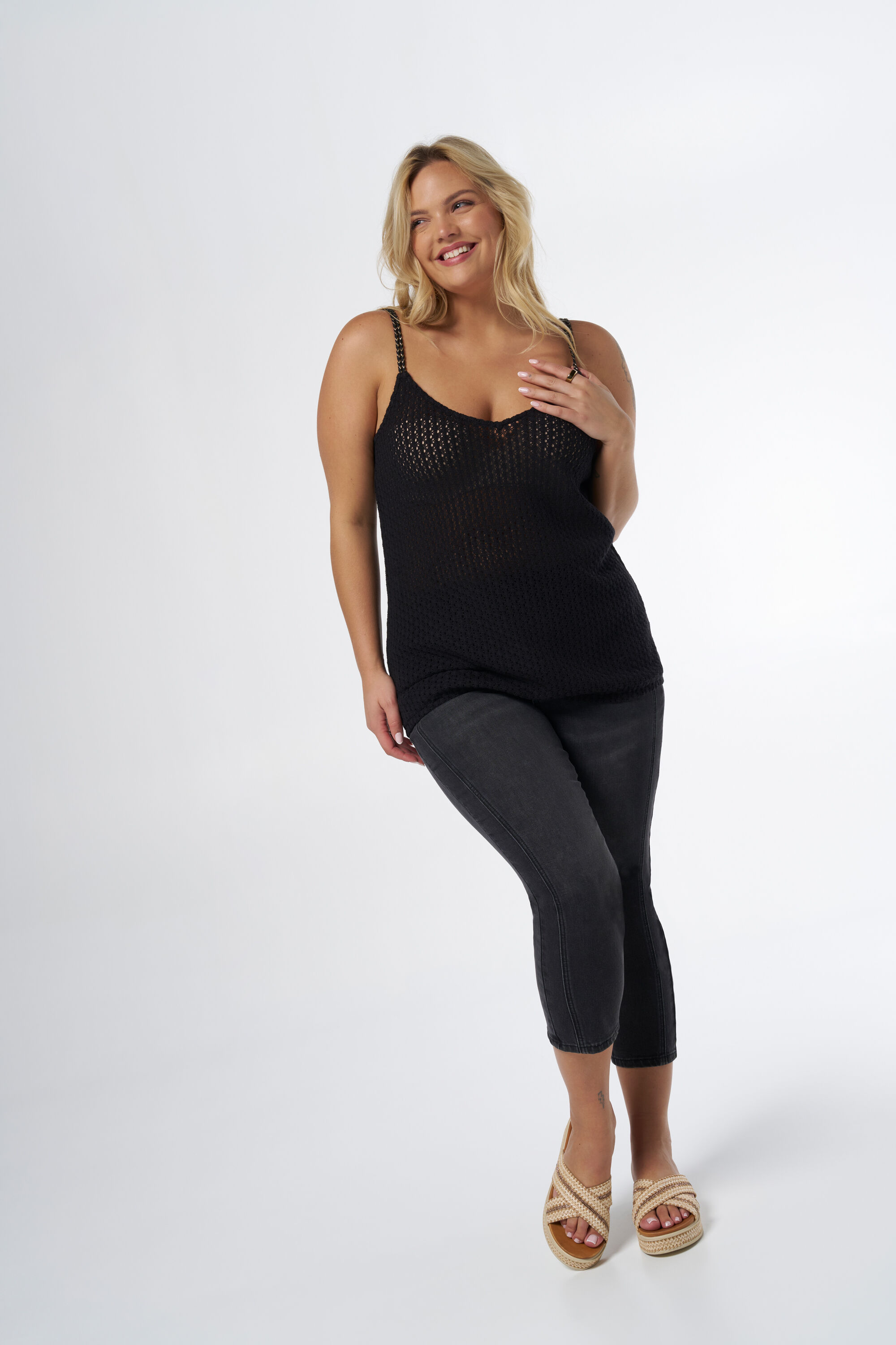 Haut en maille textur&eacute;e image number 5