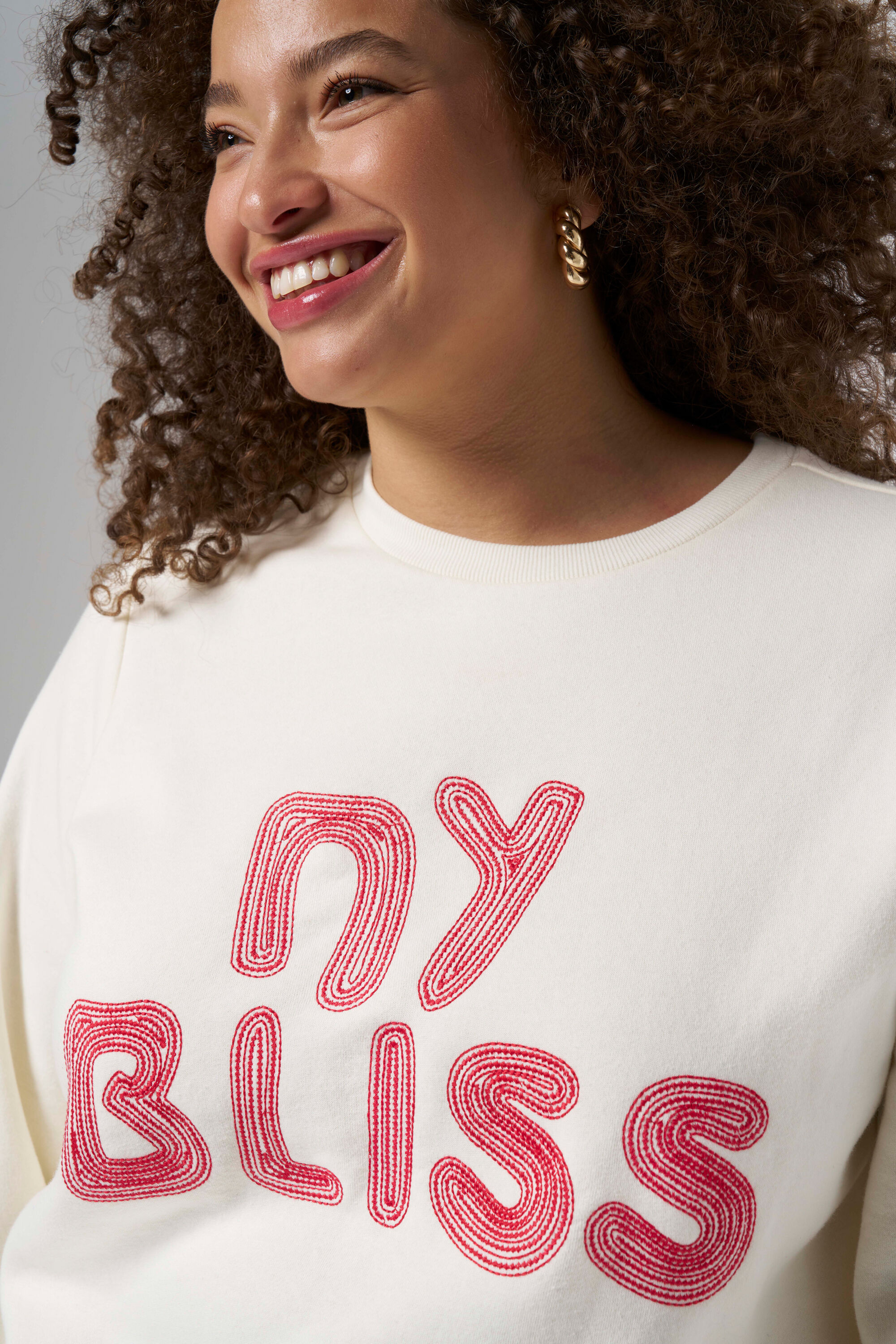 Pull avec inscription image number 4