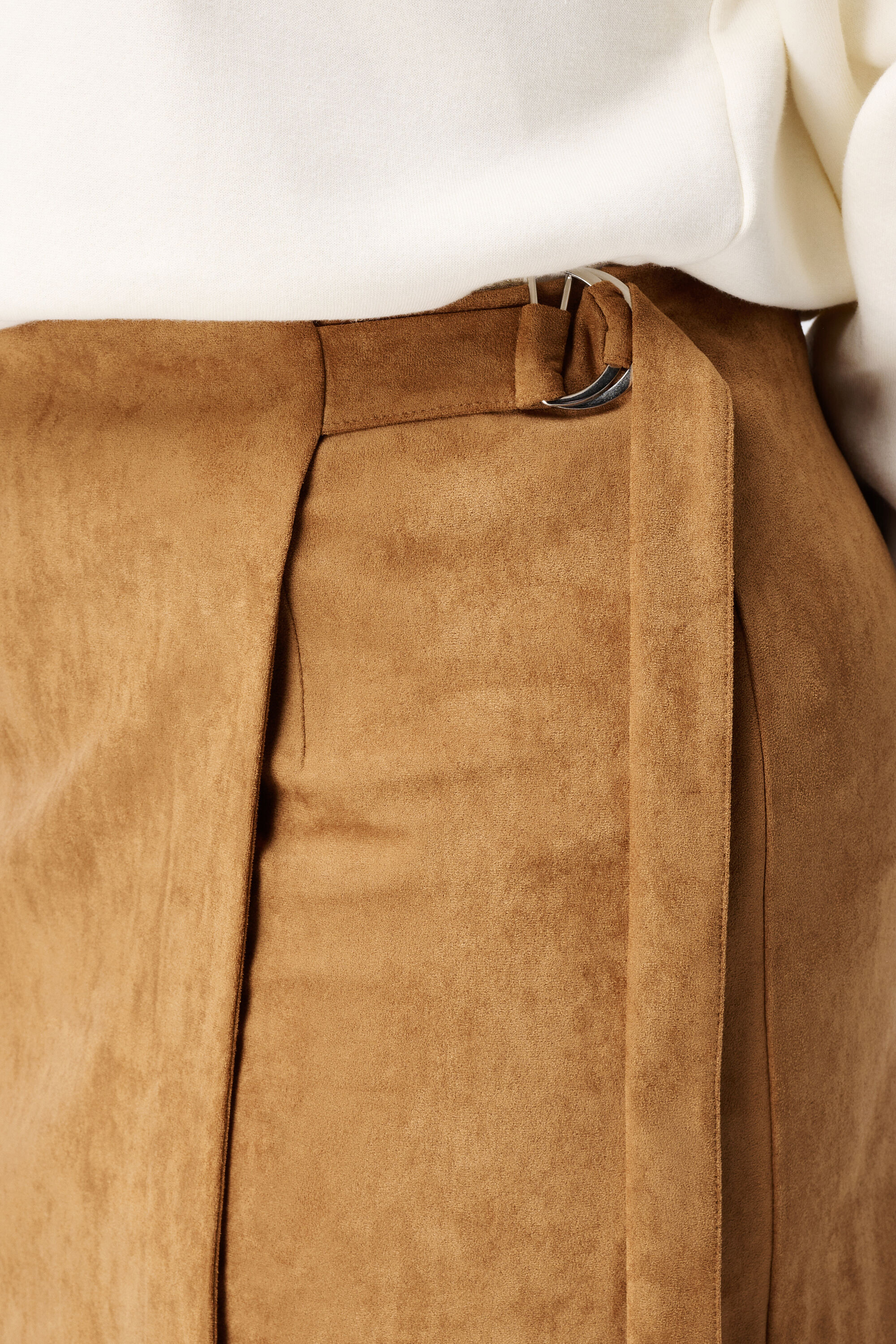 Jupe enveloppante en daim image number 5