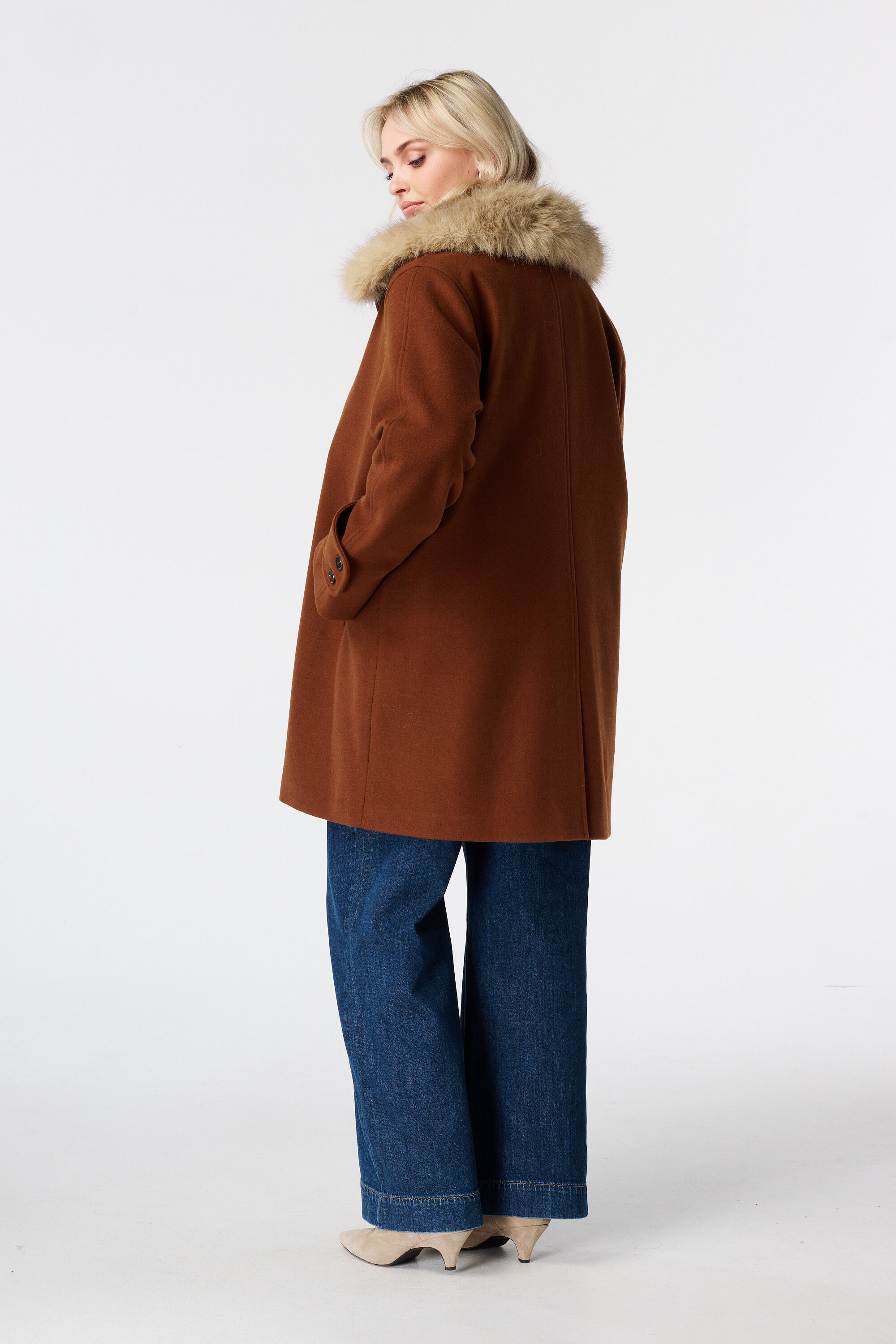 Manteau avec col en fausse fourrure image number 3