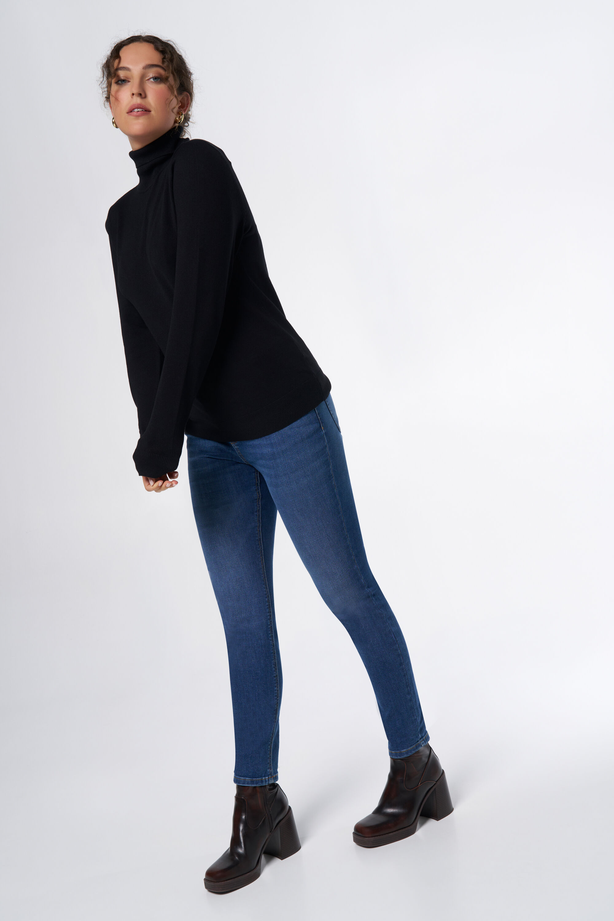 Pull &agrave; col roul&eacute; image number 5