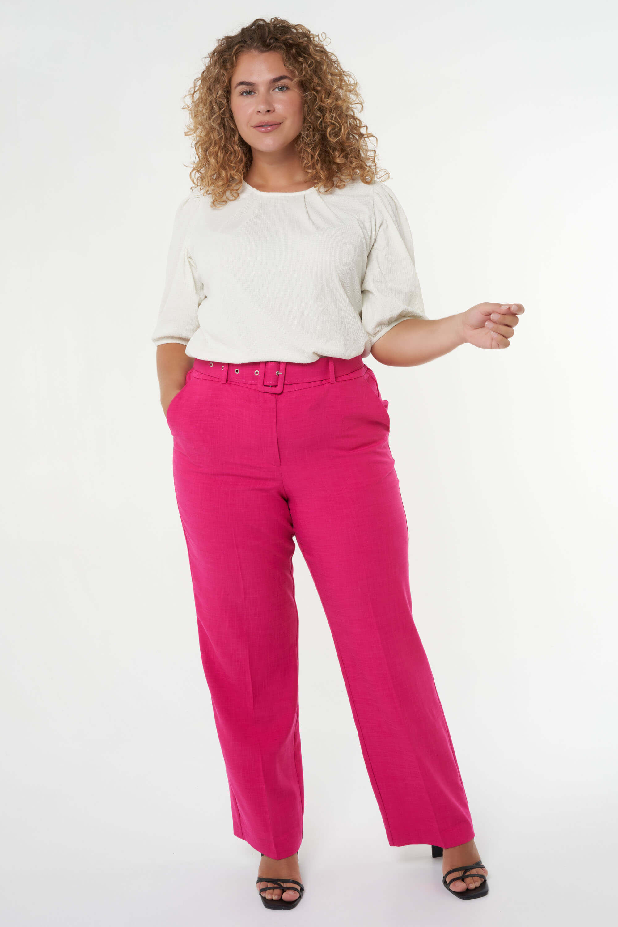Pantalon avec ceinture image number 7