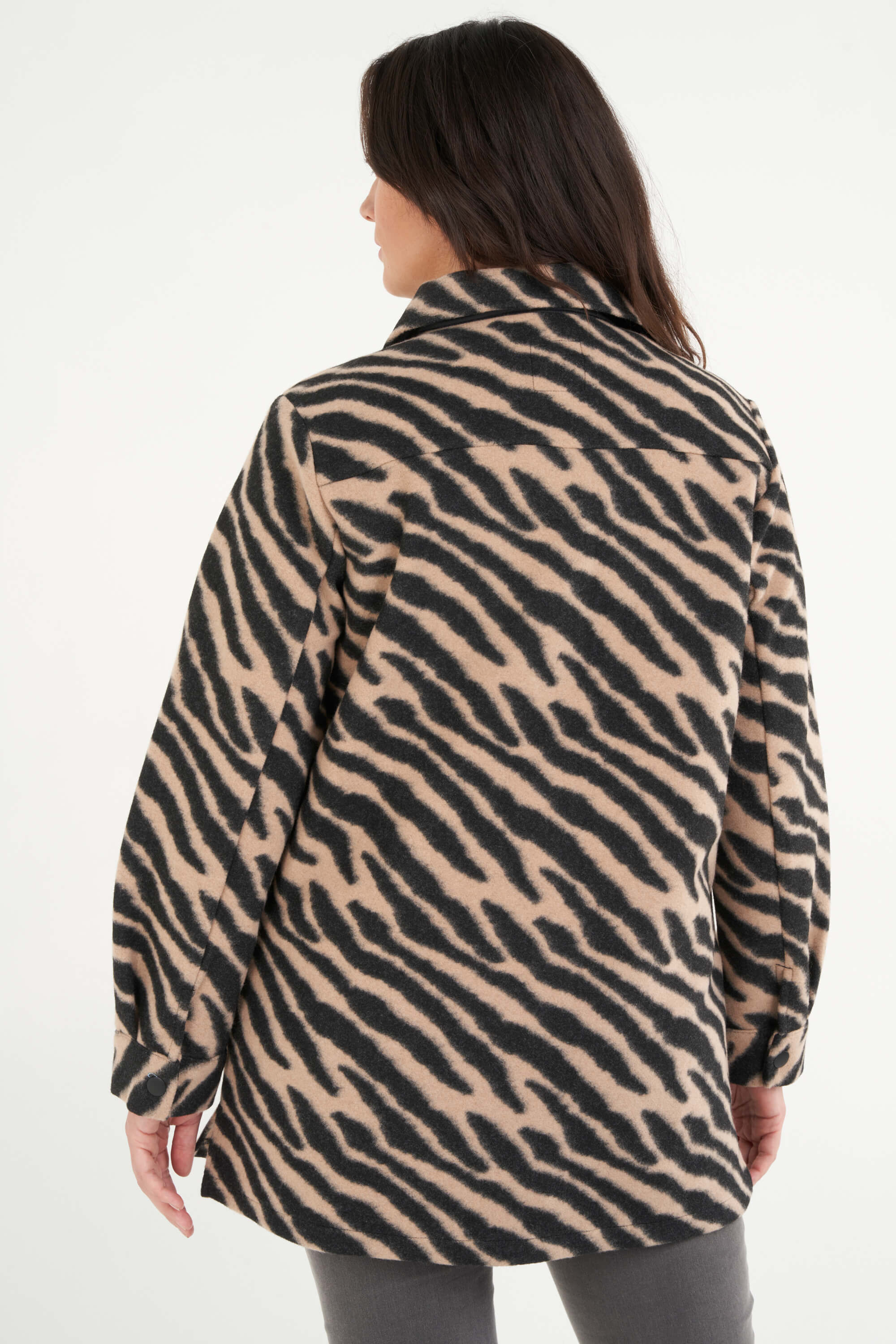 Veste-chemise &agrave; imprim&eacute; z&eacute;br&eacute;.  image number 5