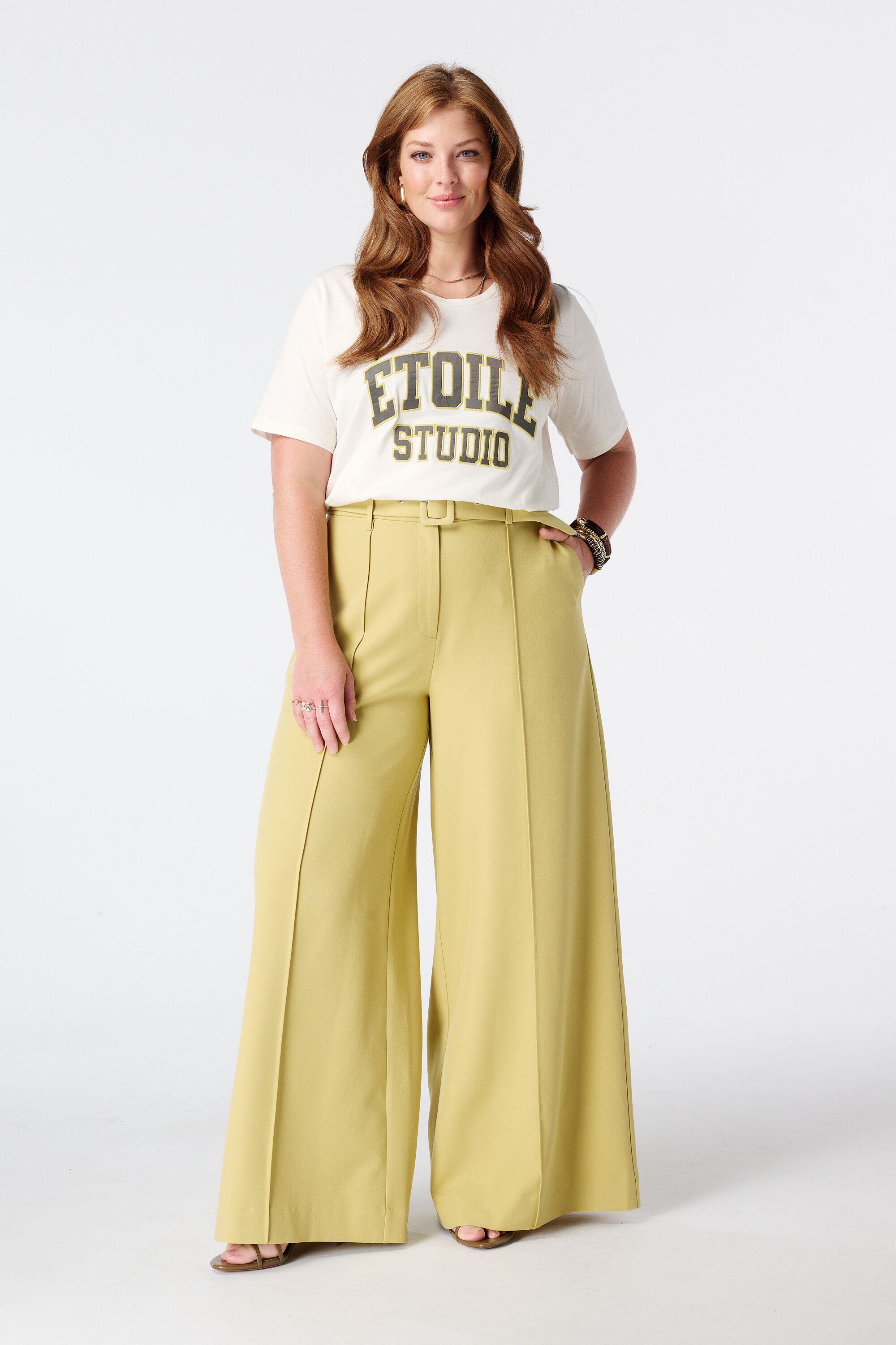 Pantalon large avec ceinture image number 6