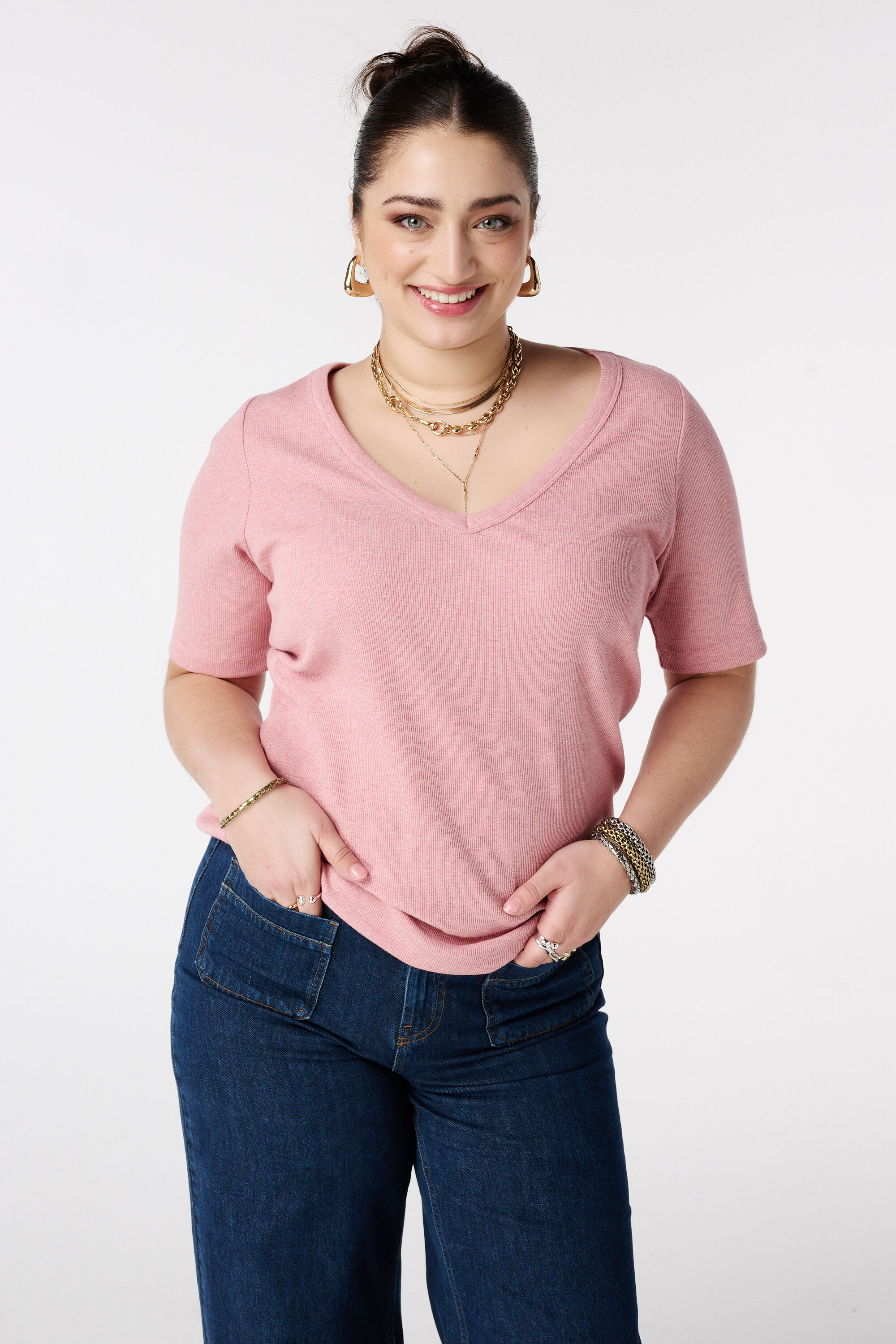 Top en maille c&ocirc;tel&eacute;e avec col en V