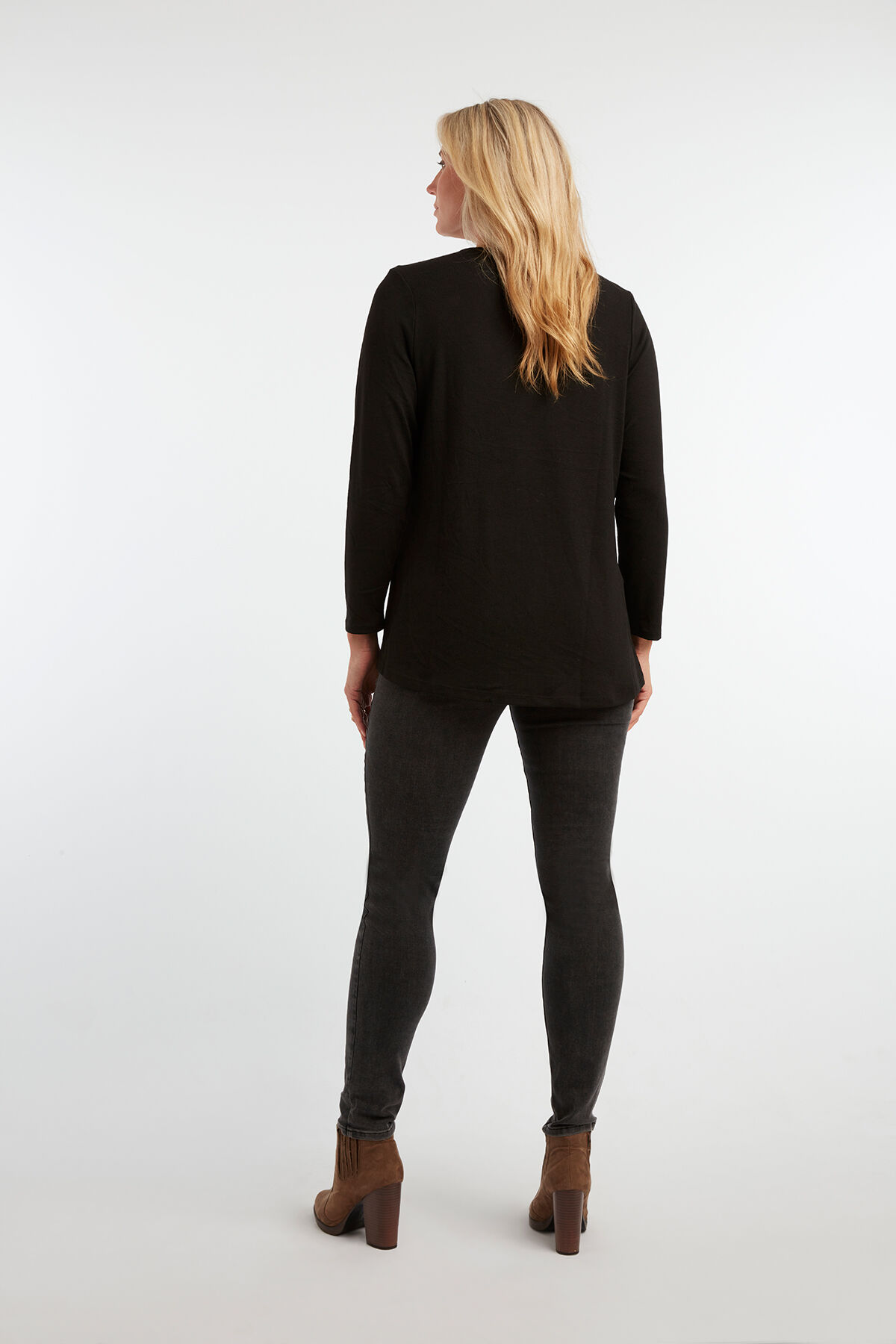 T-shirt avec col en V image number 4