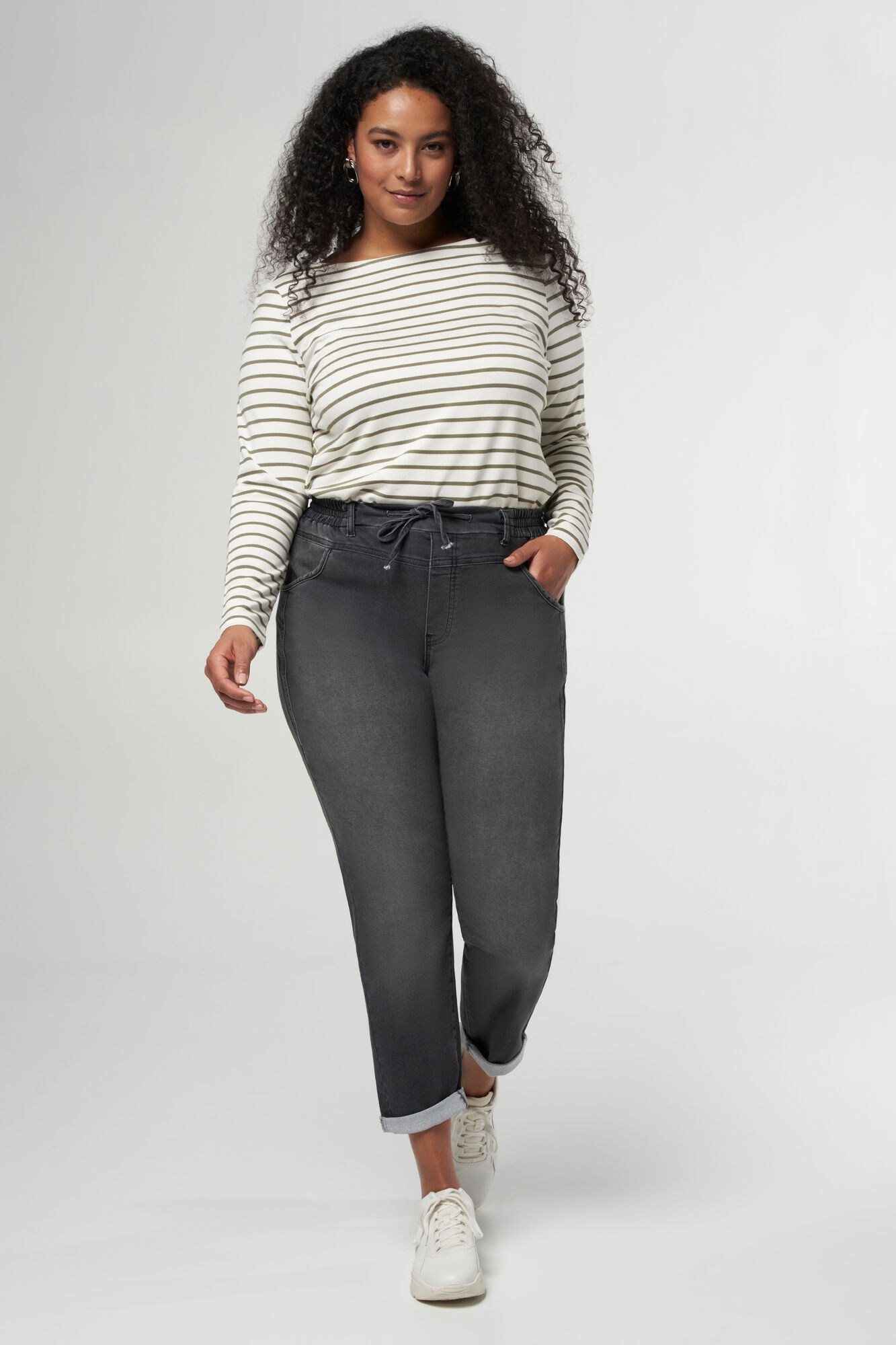 Pantalon de style jogging en denim image number 5