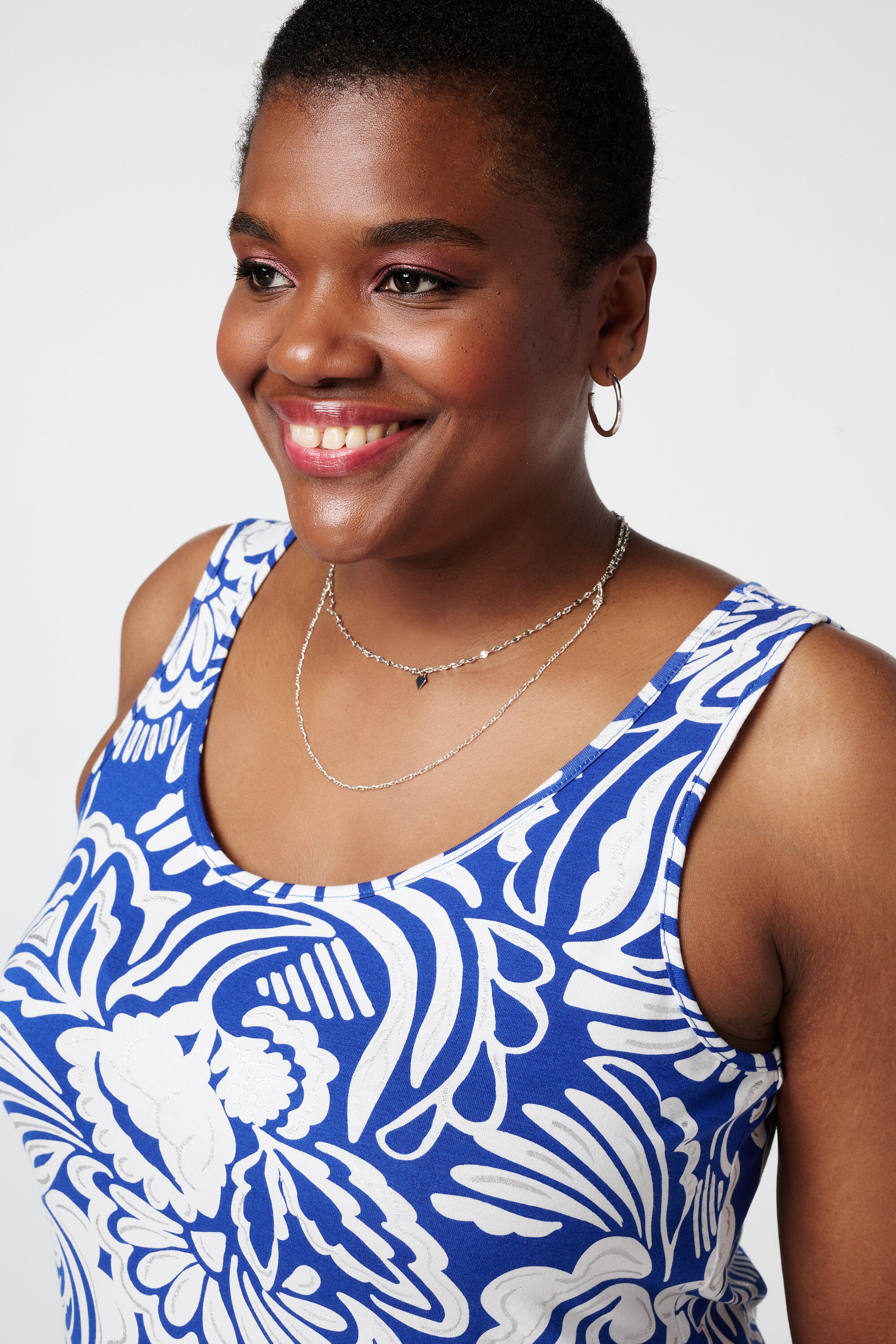 Robe longue avec d&eacute;tails m&eacute;talliques image number 4