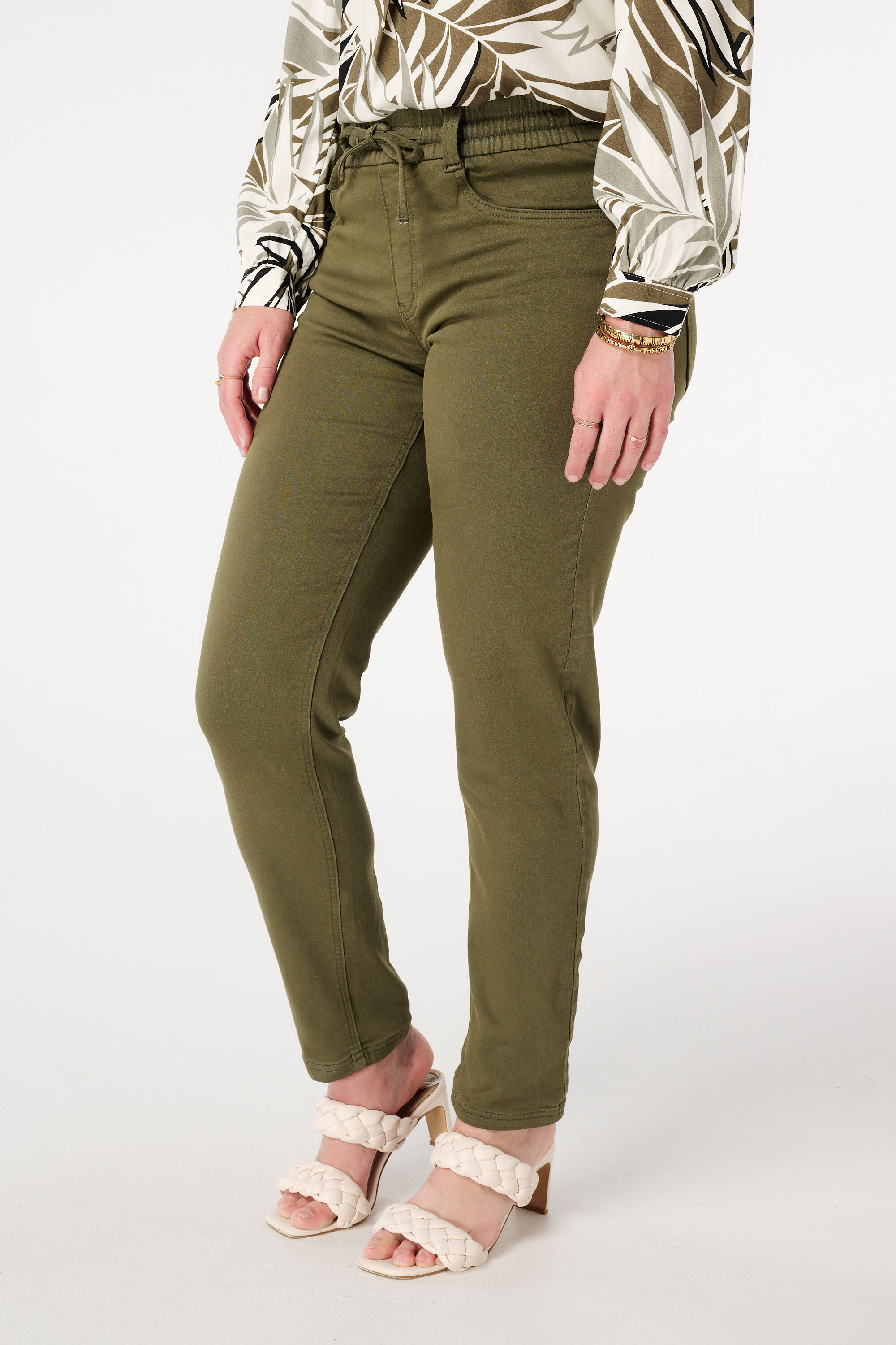 Jean droit avec taille &eacute;lastique image number 5