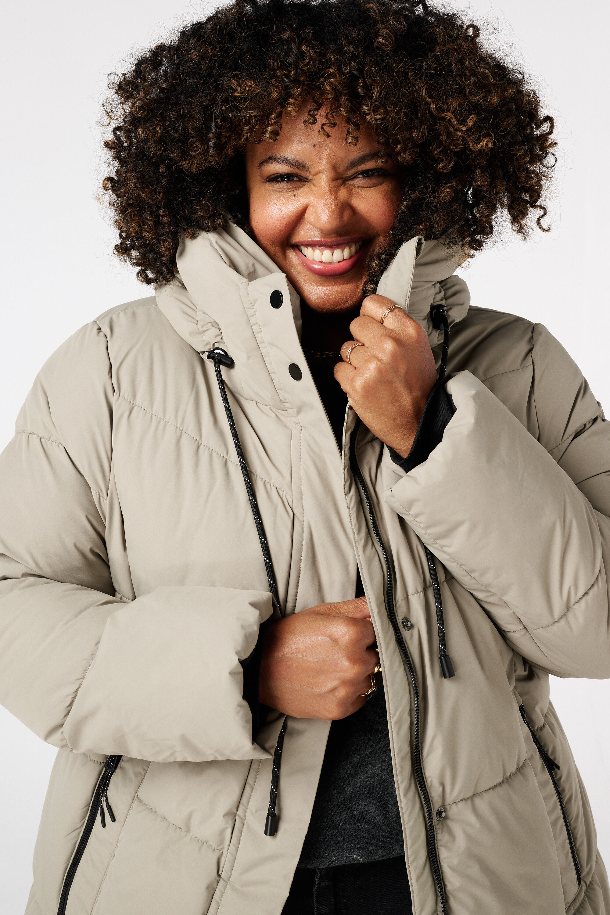 Veste &agrave; capuche image number 4