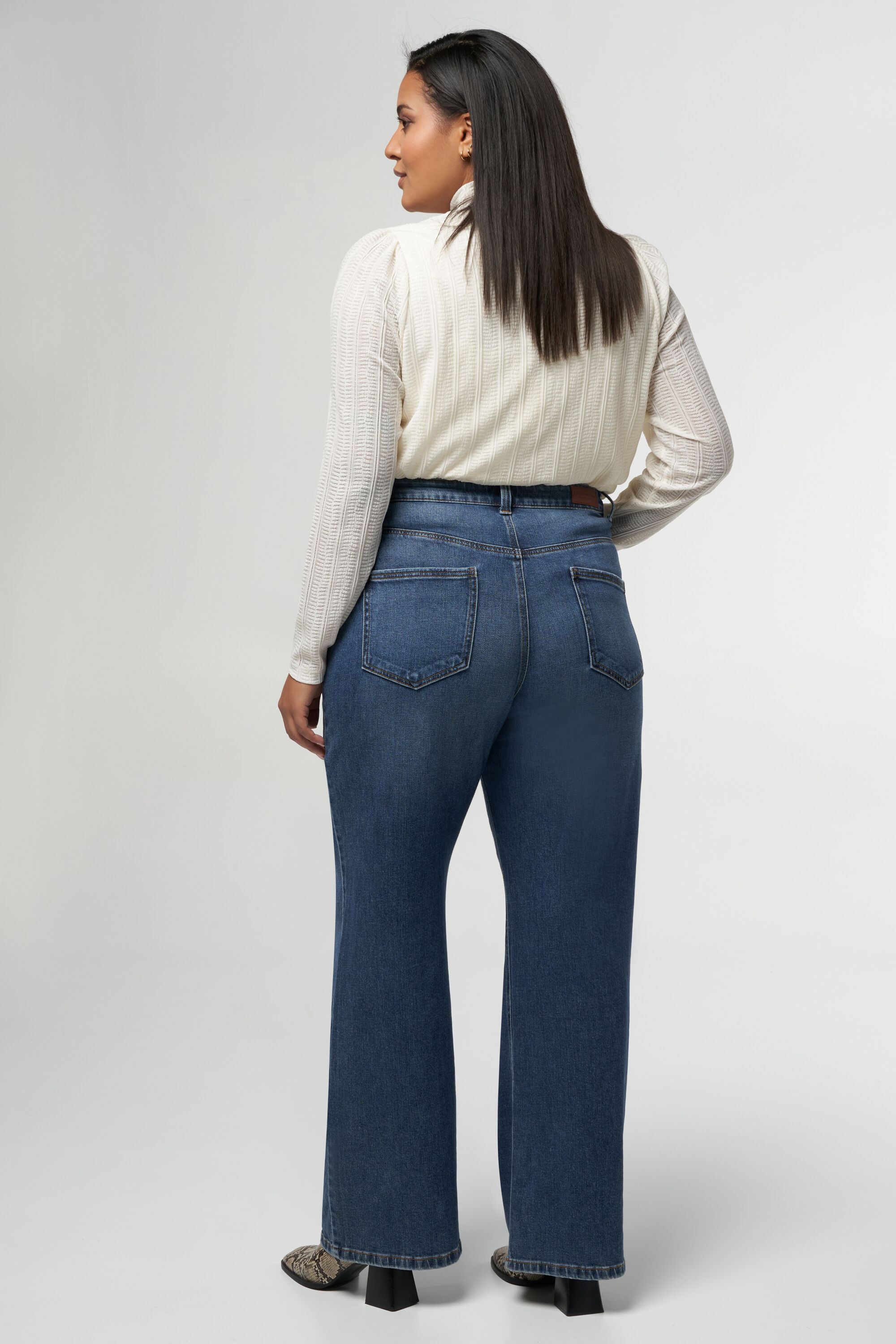 Jean ample image number 3