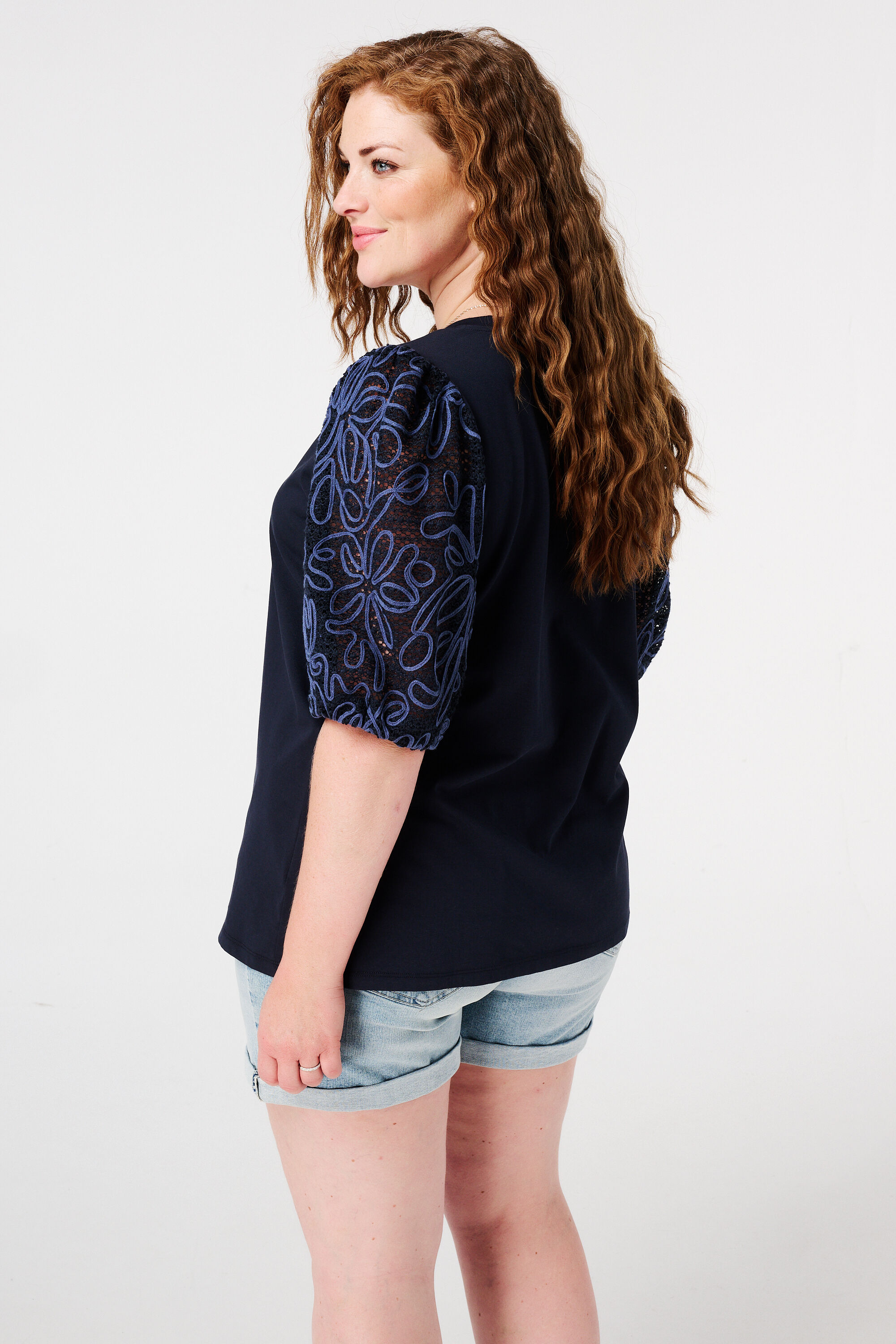 T-shirt &agrave; manches brod&eacute;es image number 3