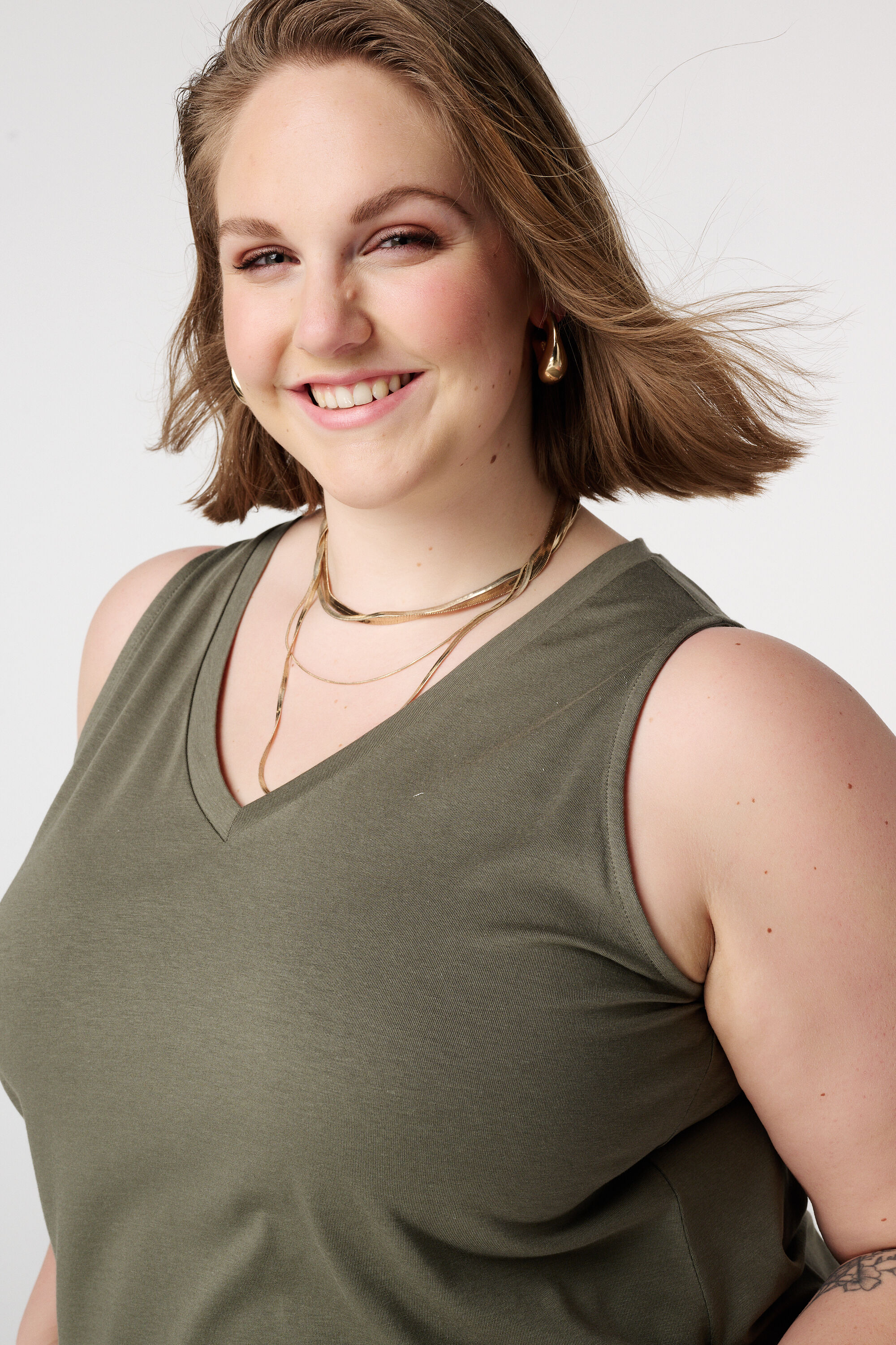 D&eacute;bardeur avec col en V image number 4